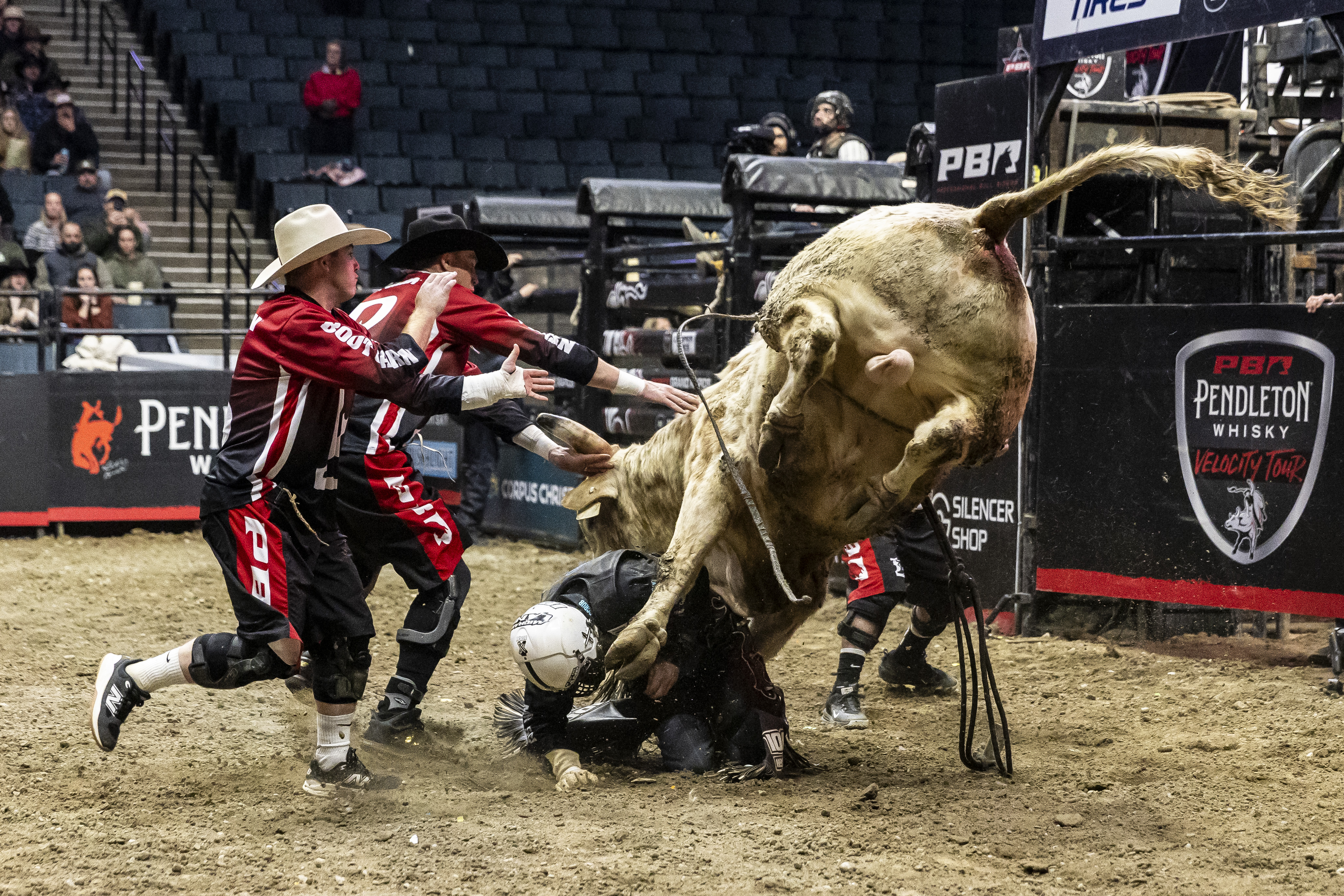 World’s best bull riders compete in Grand Rapids - mlive.com