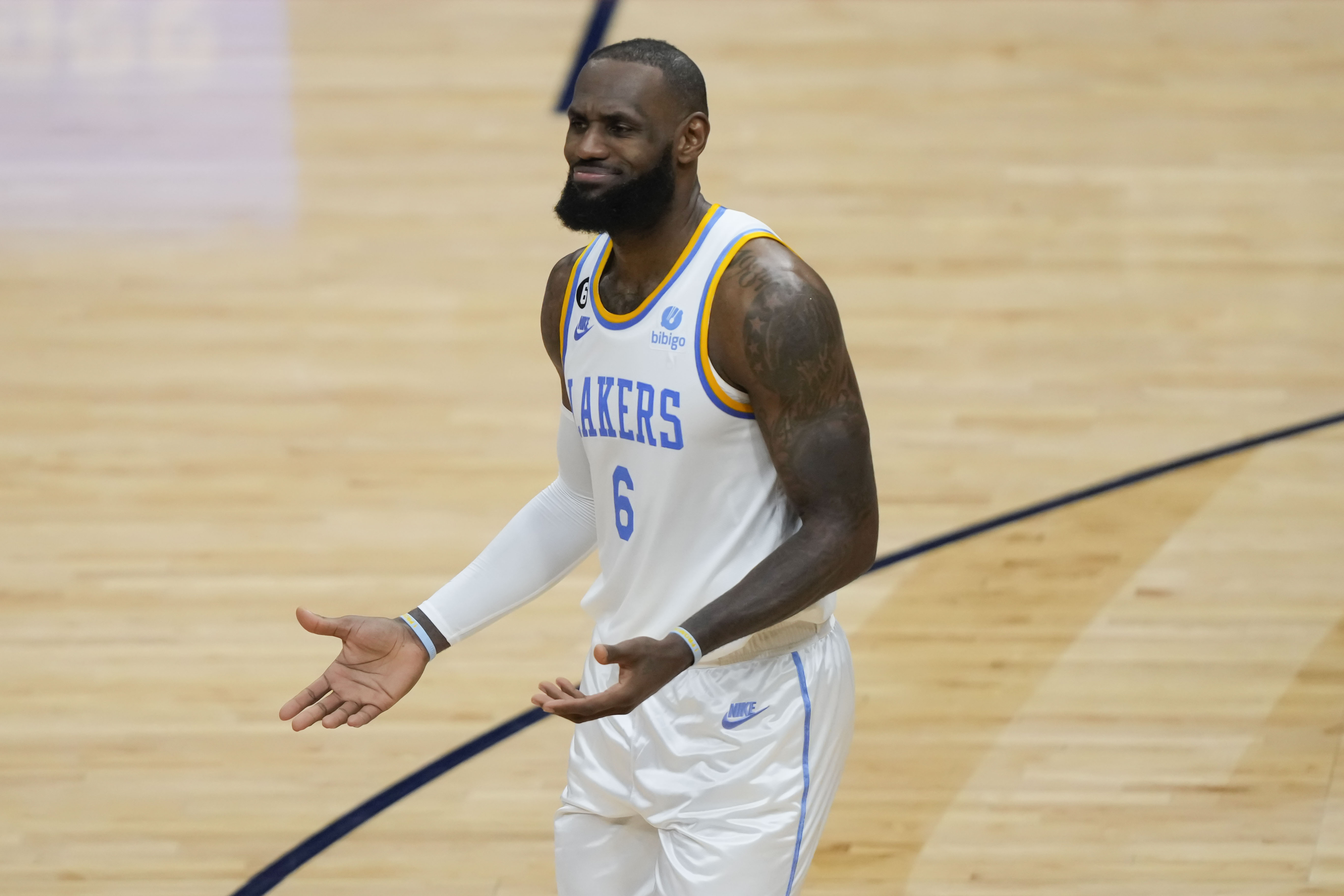 What time does LeBron James, Lakers play tonight? Scoring tracker, live stream, how to watch online