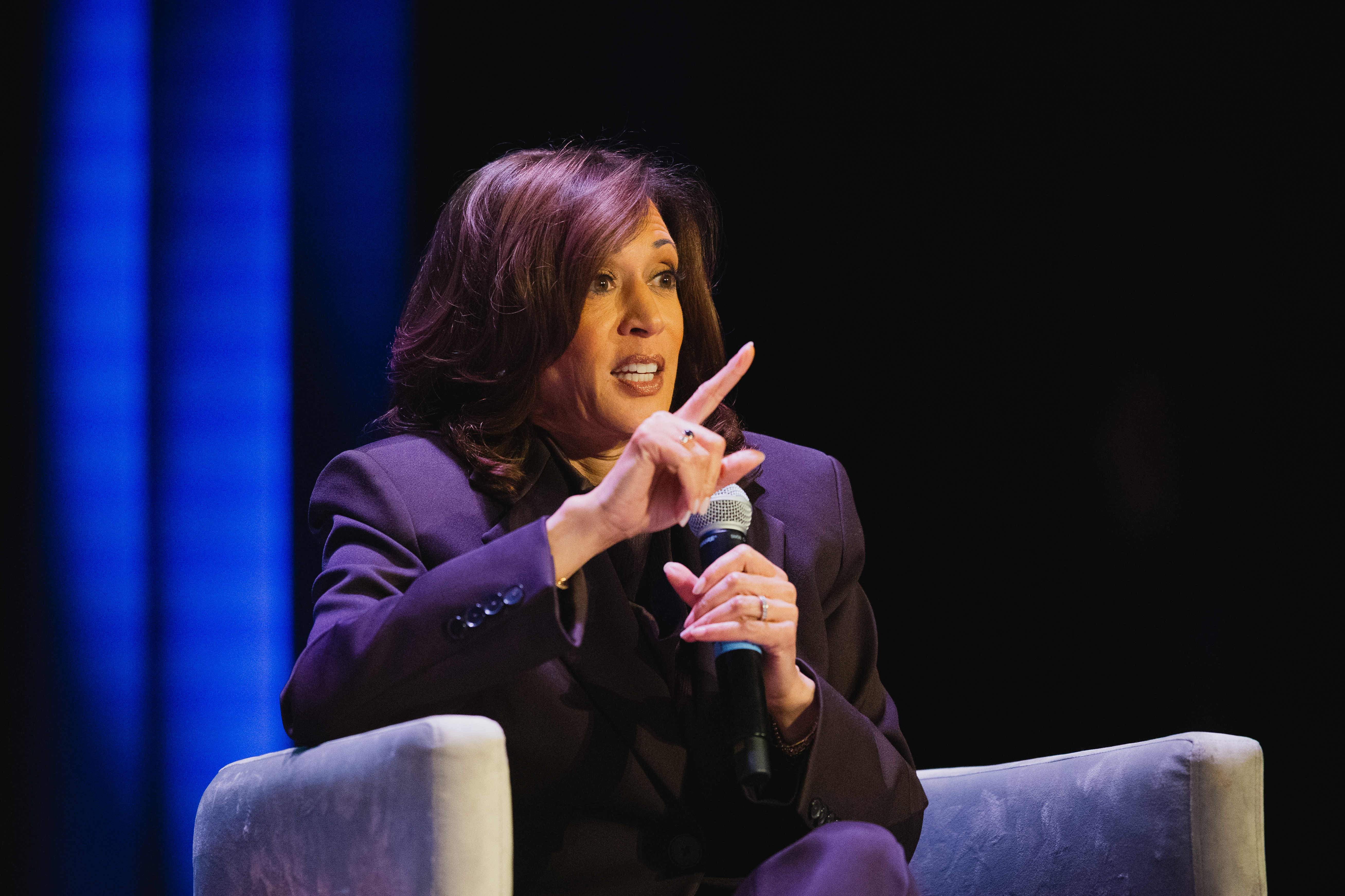 Former Vice President Kamala Harris visits Birmingham on book tour - al.com