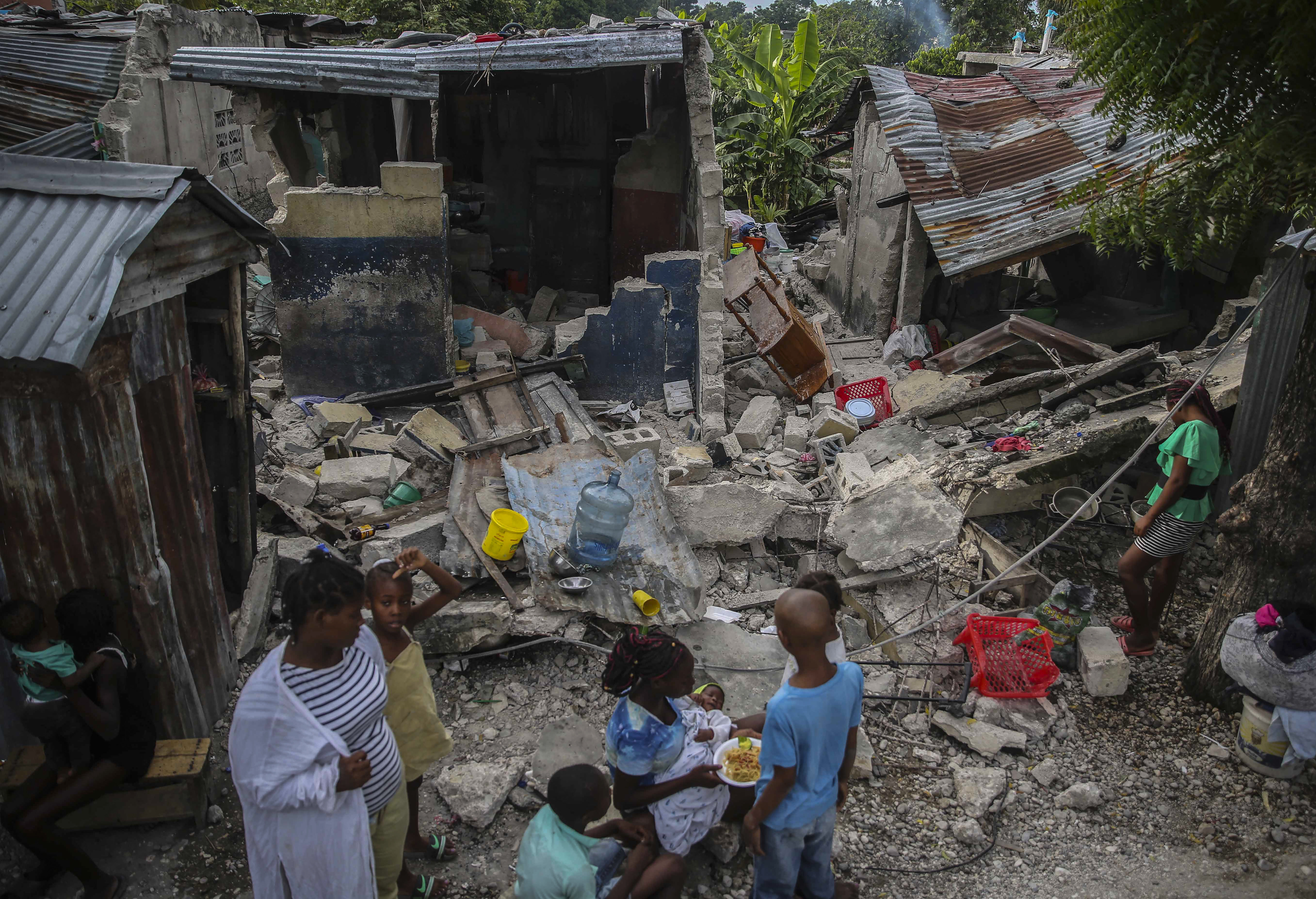 Землетрясение 2021. Землетрясение на Гаити 2010. Землетрясение на Гаити 2021. Гаити 2010 землетрясение число жертв. Землетрясение 202 Гаити.