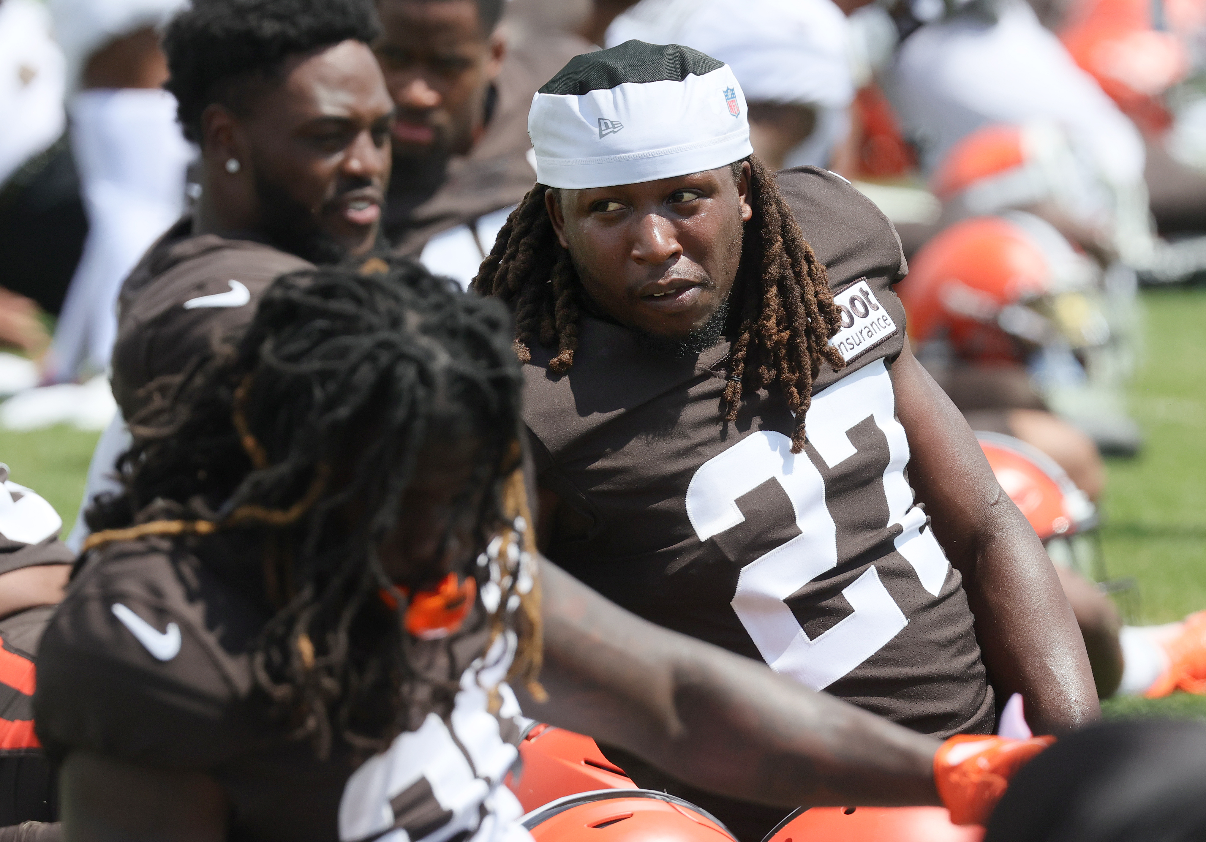 Cleveland Browns willing to grant Kareem Hunt's trade requests, sources say