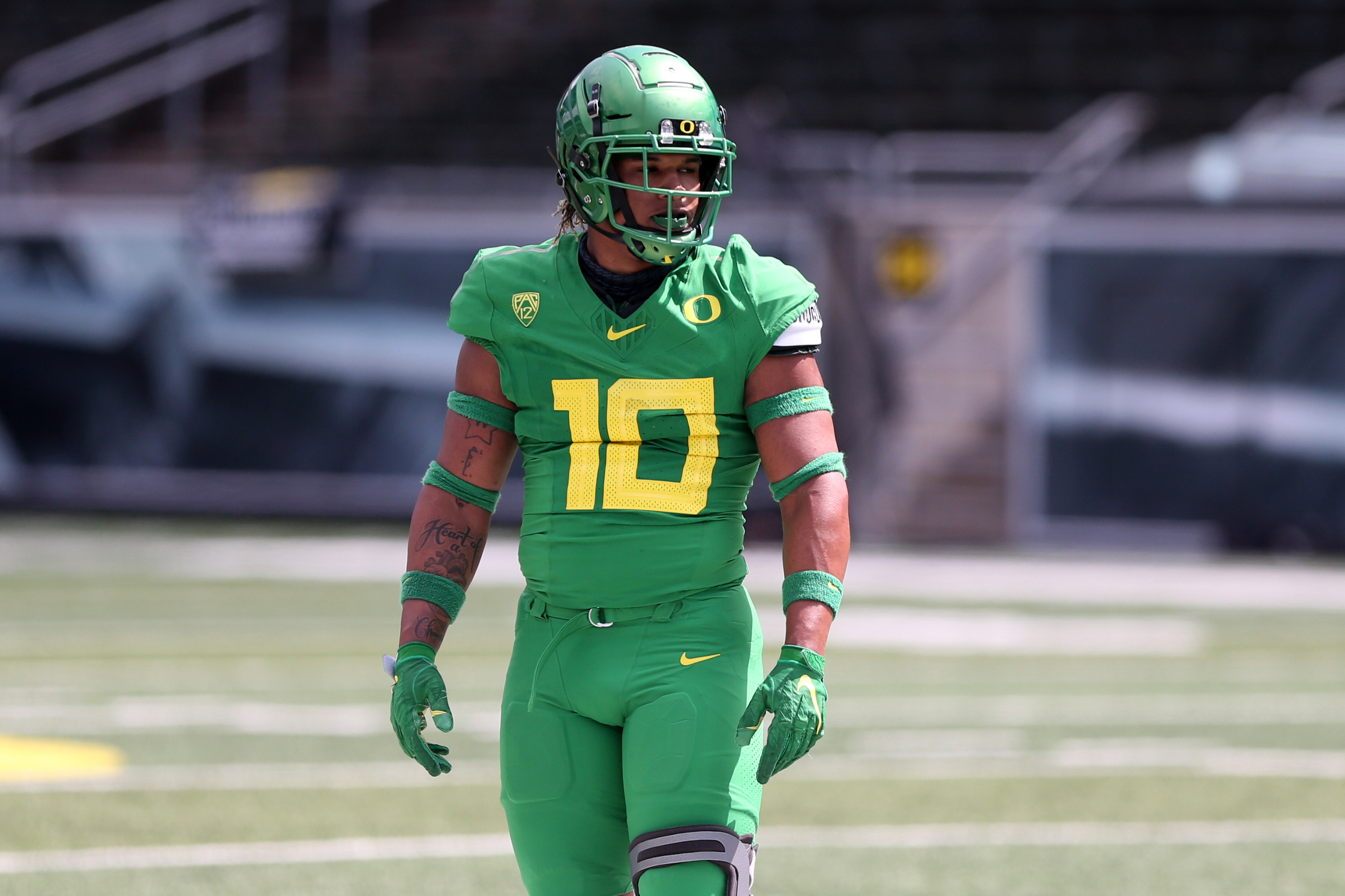 Oregon Ducks linebacker Justin Flowe misses Ohio State game due to right  foot injury - oregonlive.com