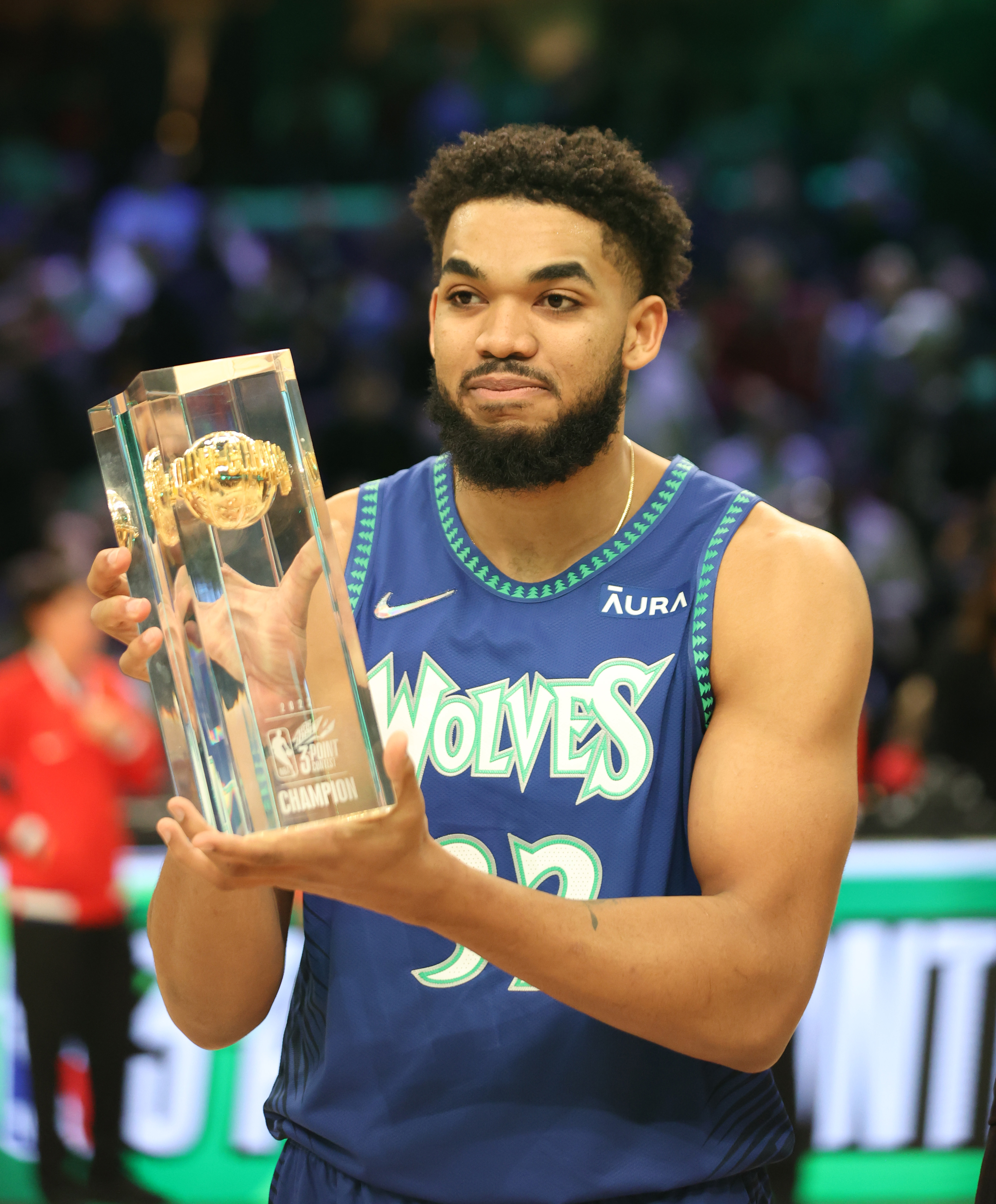 Karl-Anthony Towns becomes first center to win NBA 3-point contest