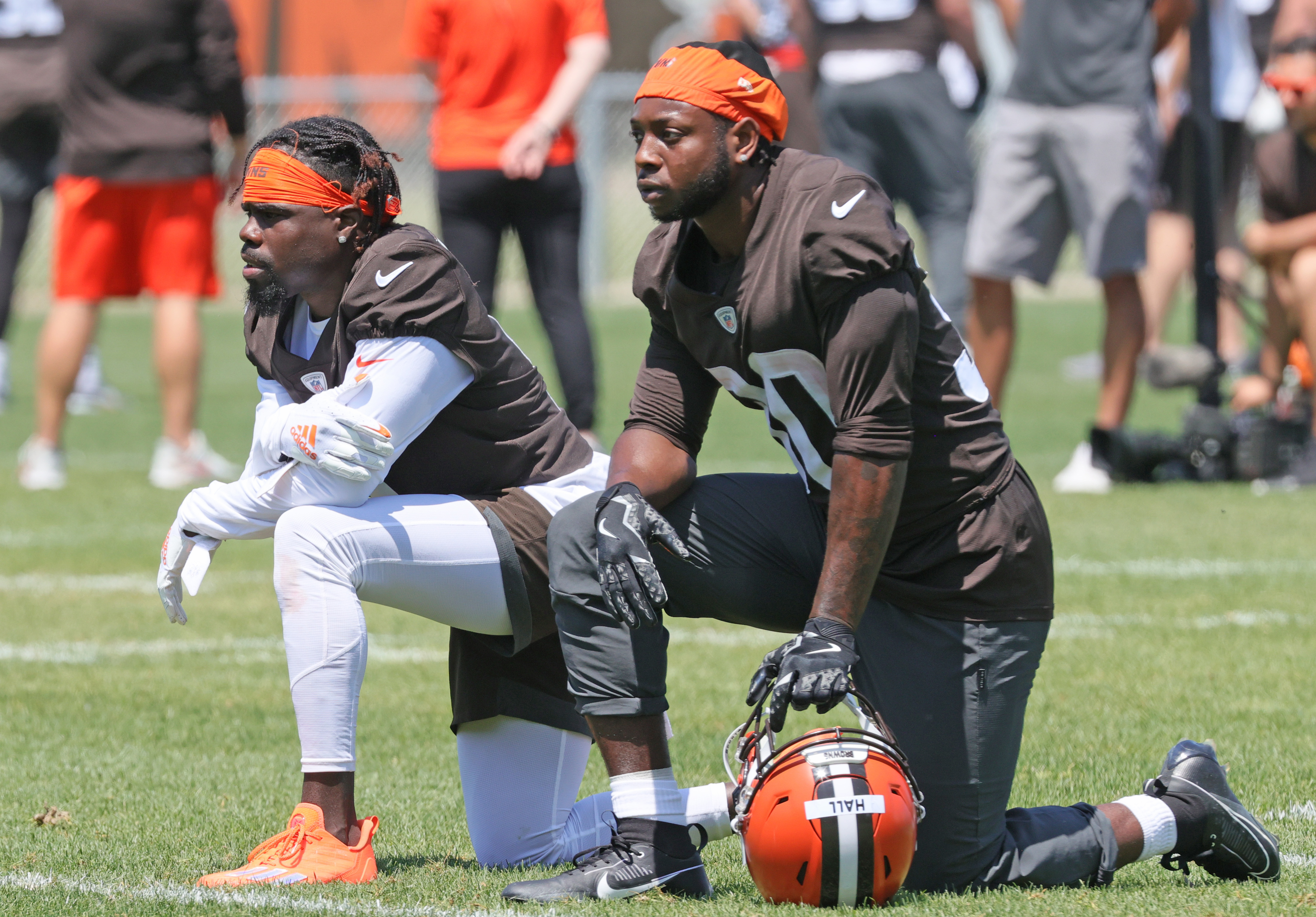 Cleveland Browns young talent at linebacker creates interesting future