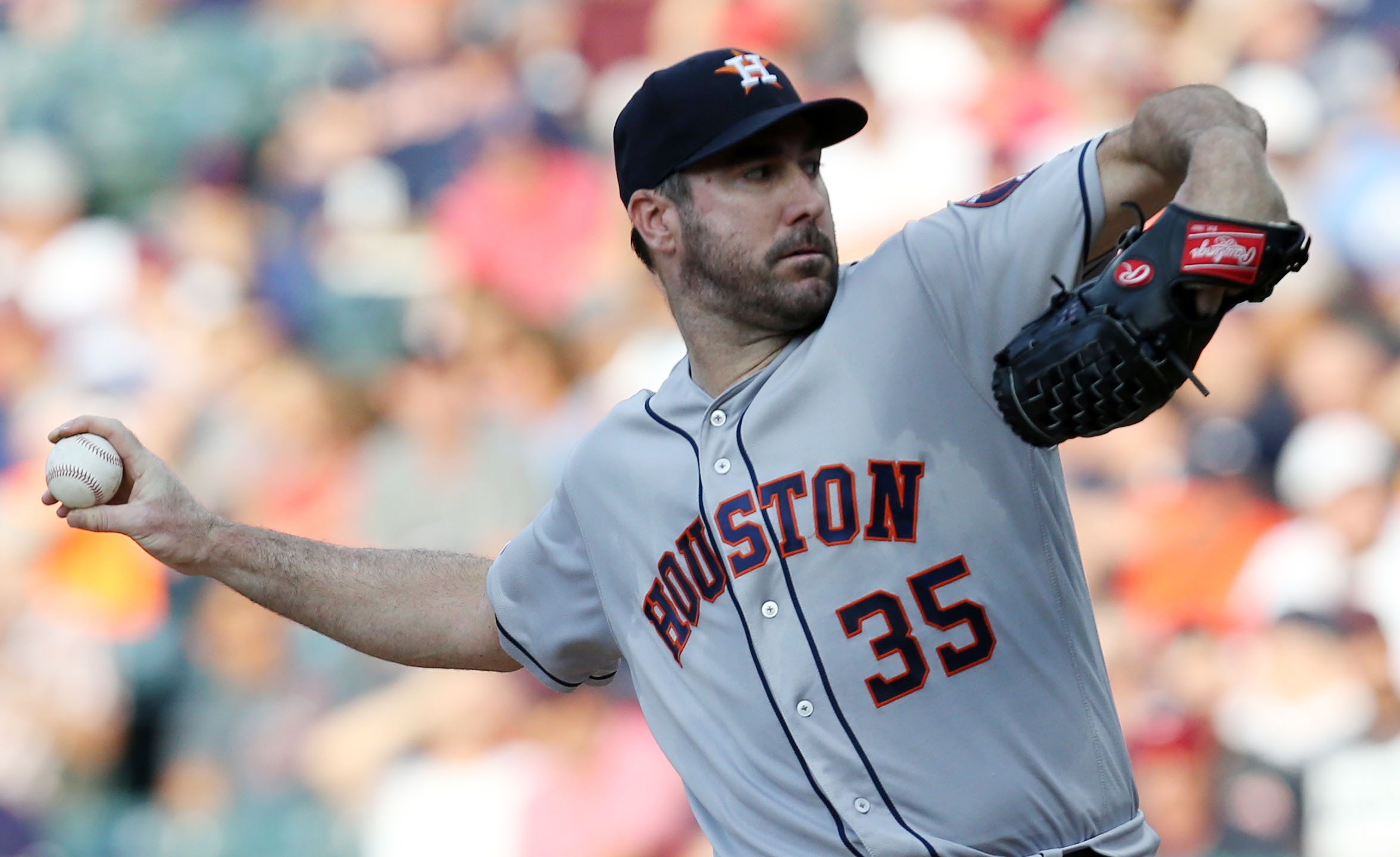 Justin Verlander opts out, making Astros ace a free agent