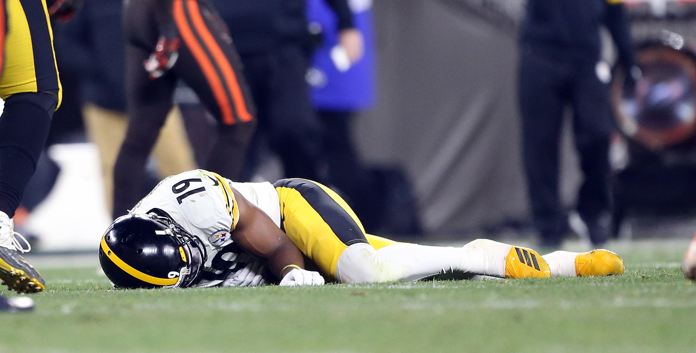 JuJu Smith-Schuster says bye to Steelers fans, signing with the