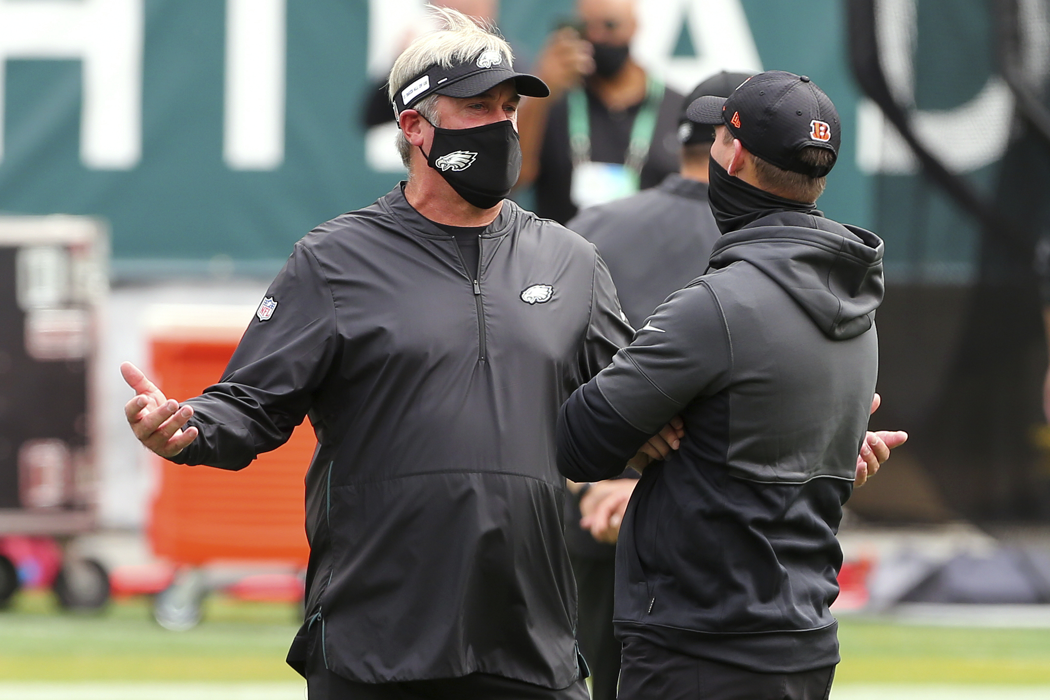 Eagles Punt To Salvage Tie Against Bengals