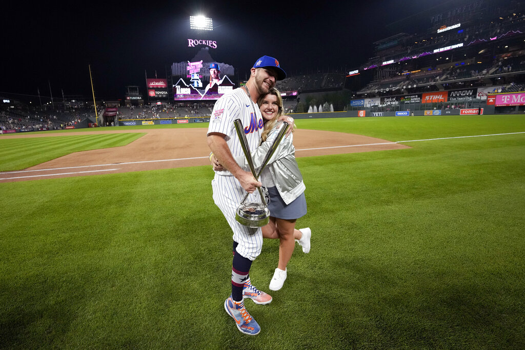 Who is Pete Alonso's wife? Meet Haley Walsh