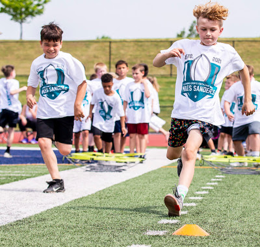 Philadelphia Eagles back Miles Sanders holds first youth football camp in  Harrisburg to give back to kids, fans 