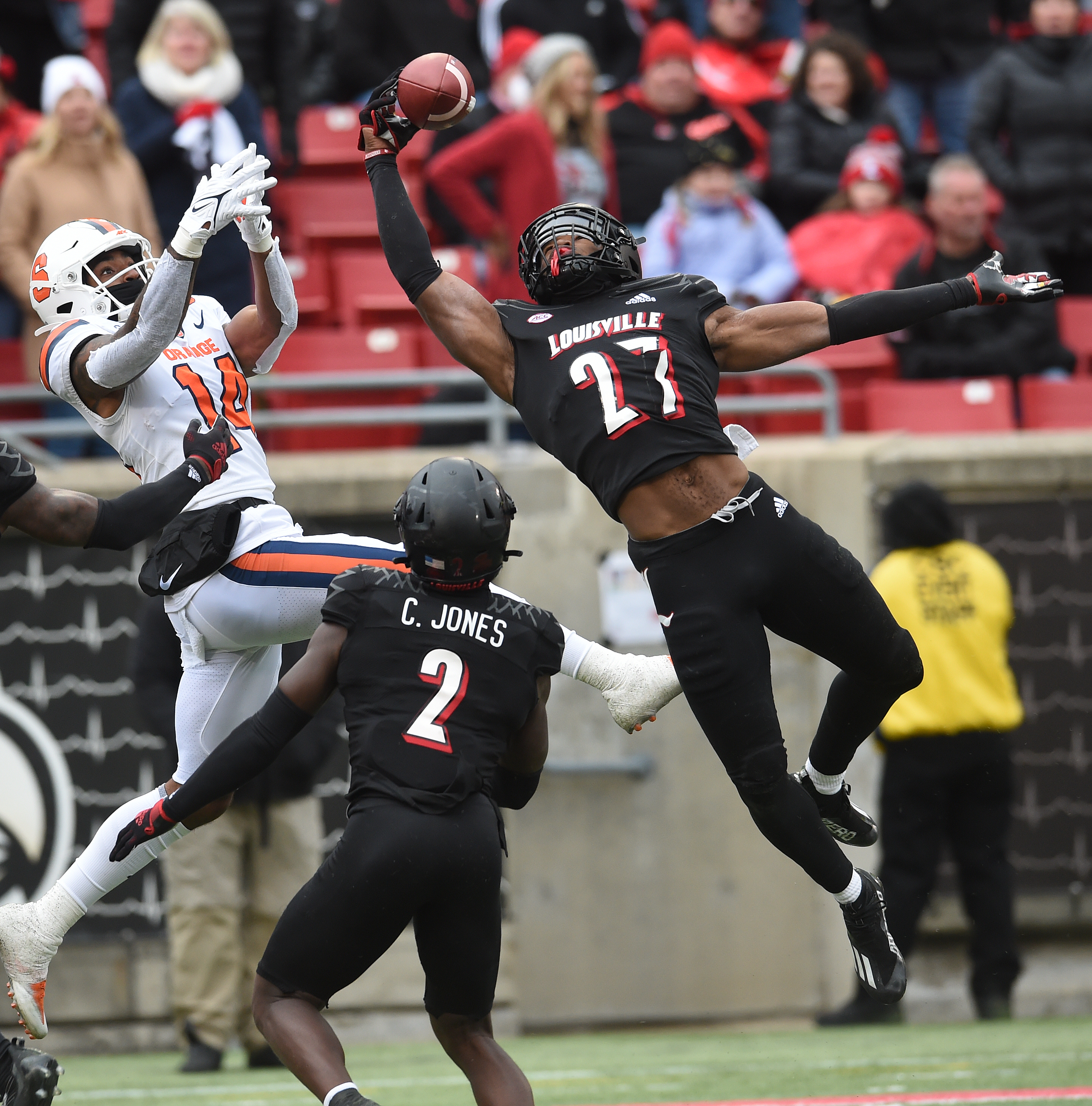 Lamar Jackson's Jersey Retired & Cunningham's 5 TDs lead Louisville's 41-3  over Syracuse