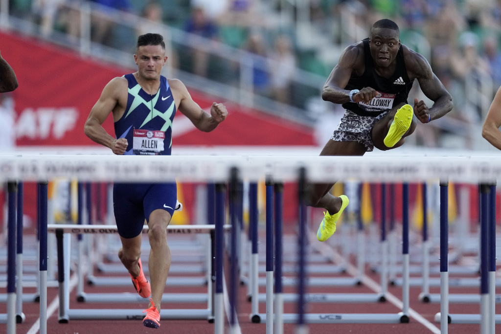 Former Duck, Olympian Devon Allen balances track and football