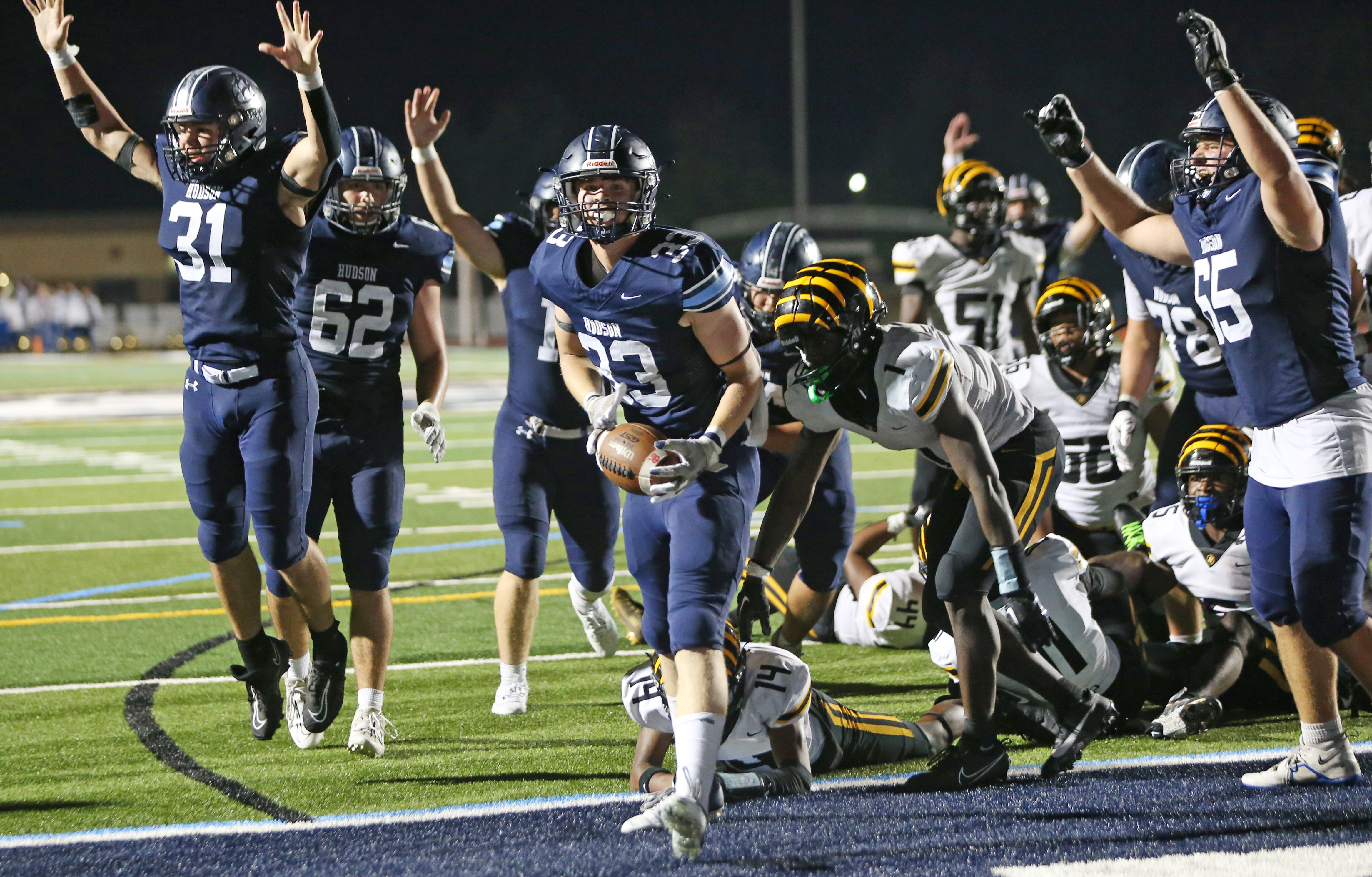 Mentor vs. Shaker Heights football: Special teams play lifts Cardinals past  Raiders, 44-29 – News-Herald