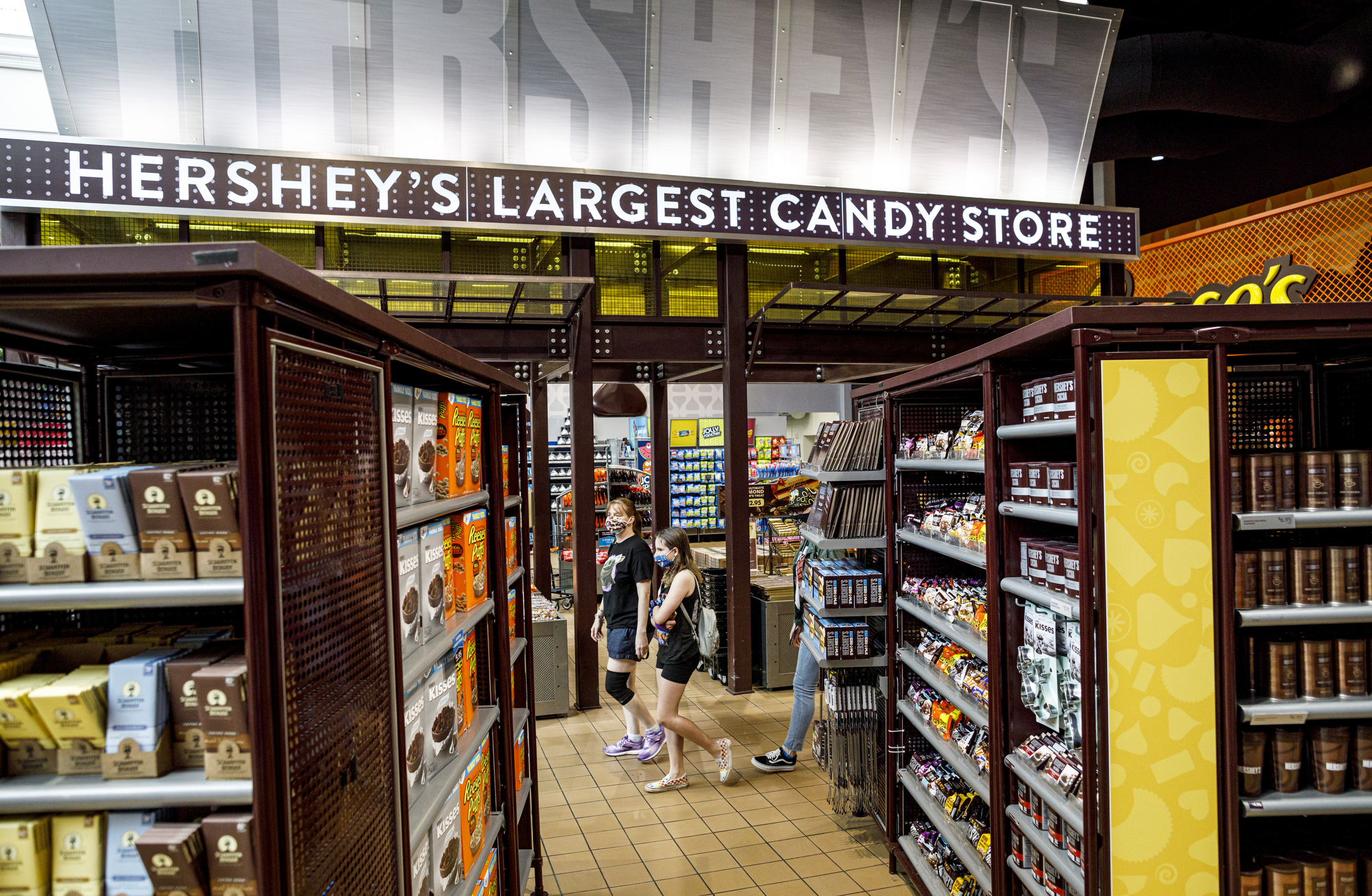 Hershey's Store in NYC Sells Giant Candy