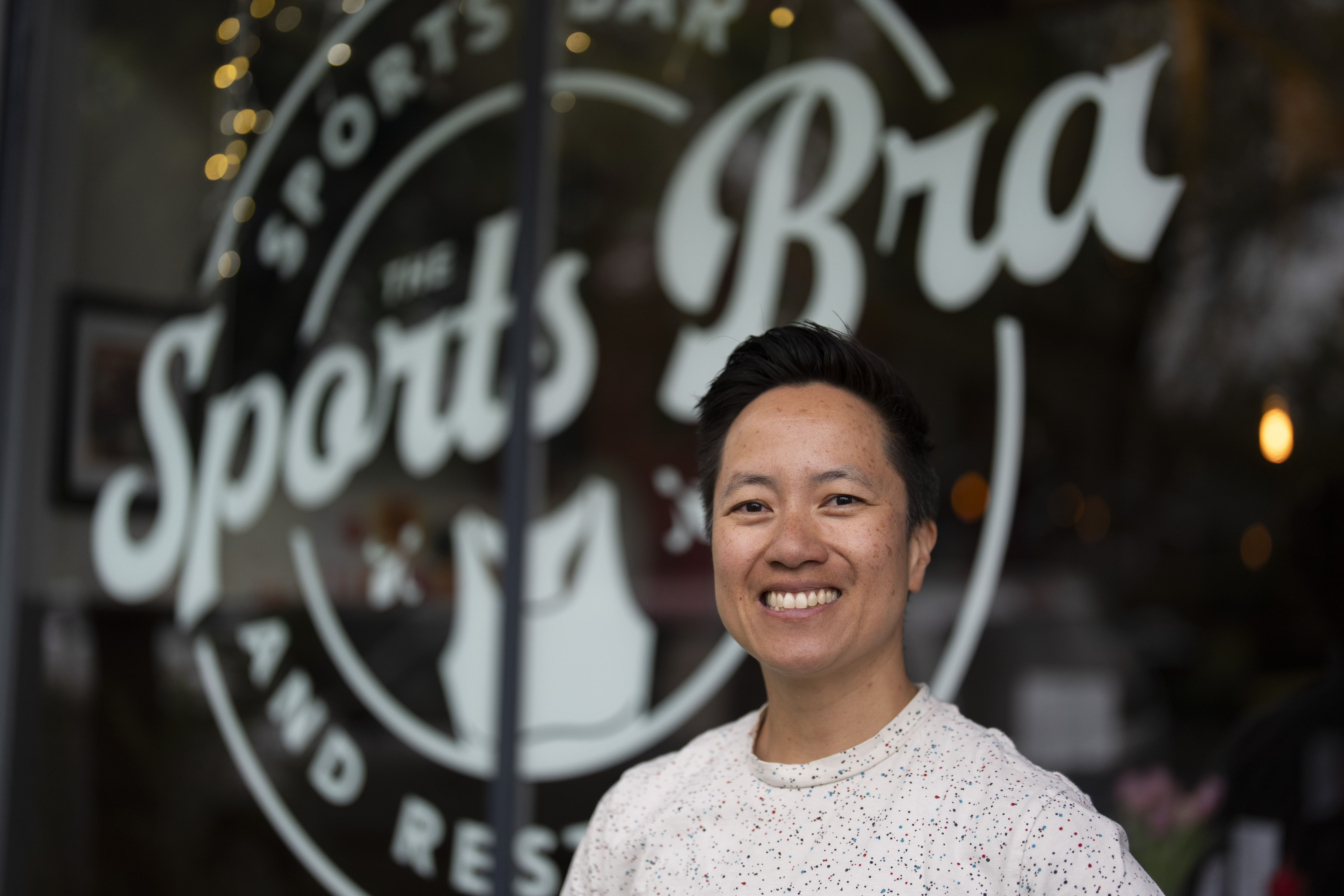 Jinsiy aloqa paytida ayollar siyishadi. Hayvonlar porno multfilm