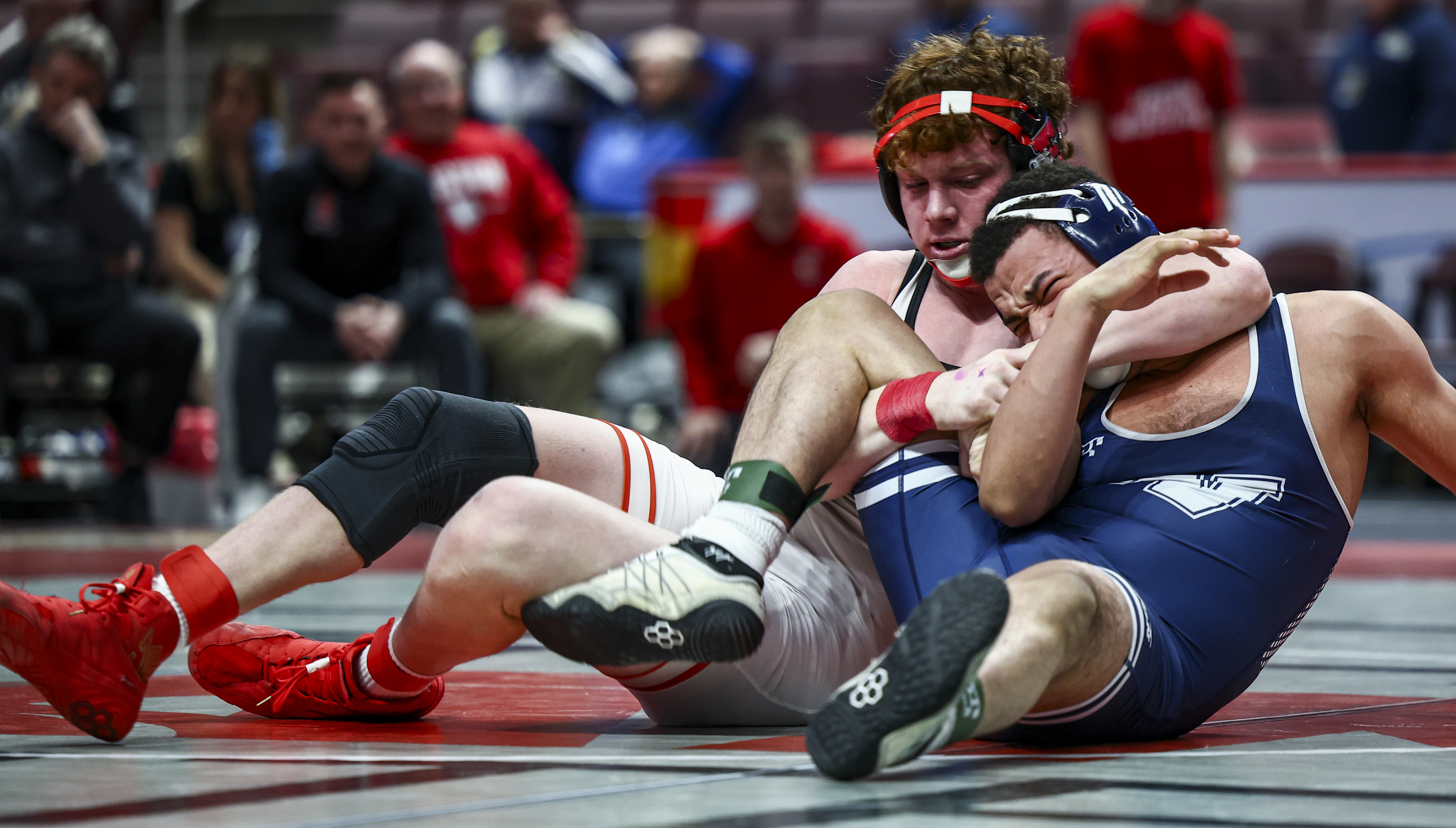 Easton wrestling pins its way past early trouble in PIAA 3A 1st-round win 