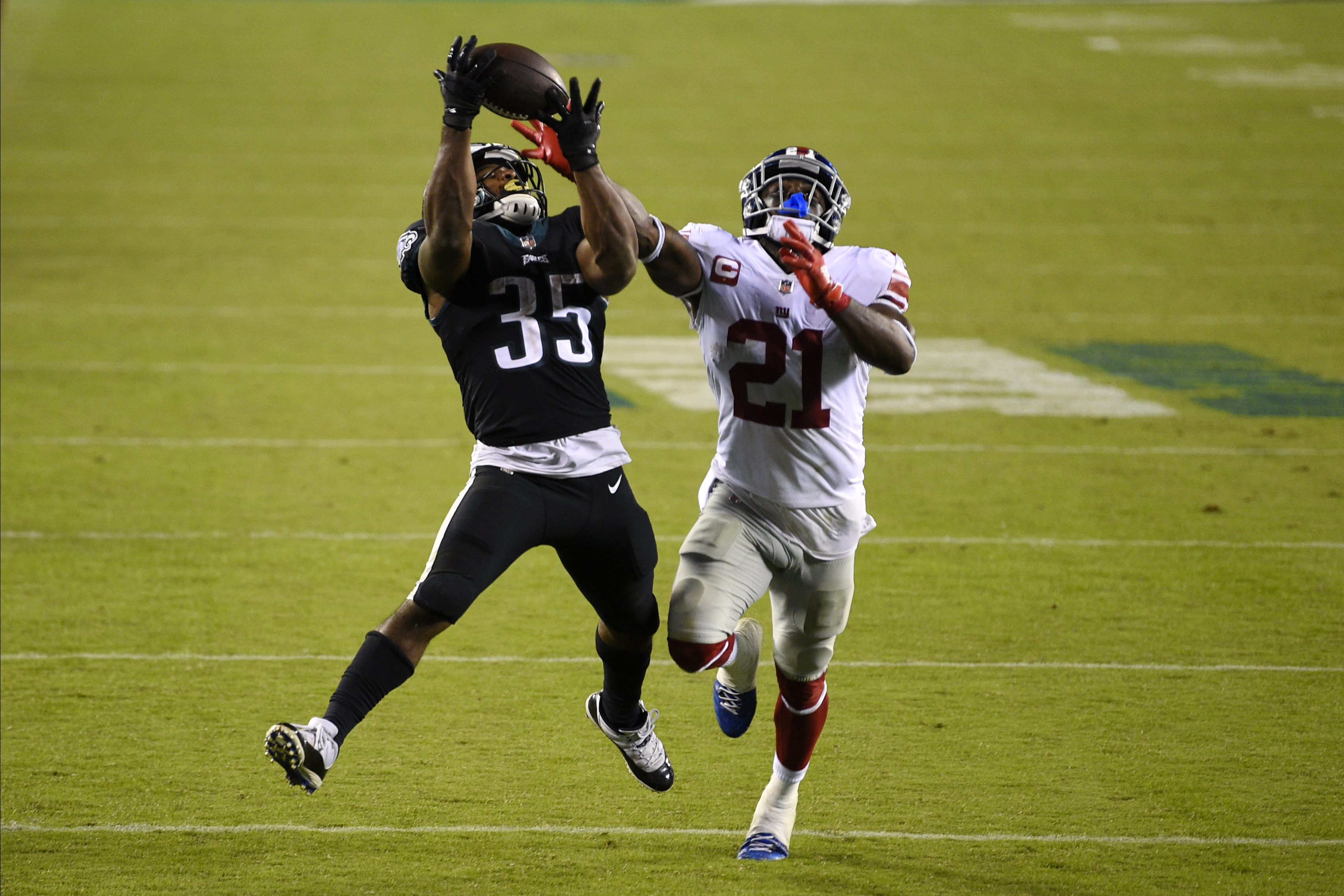 Last-minute score lifts Giants to Super Bowl win