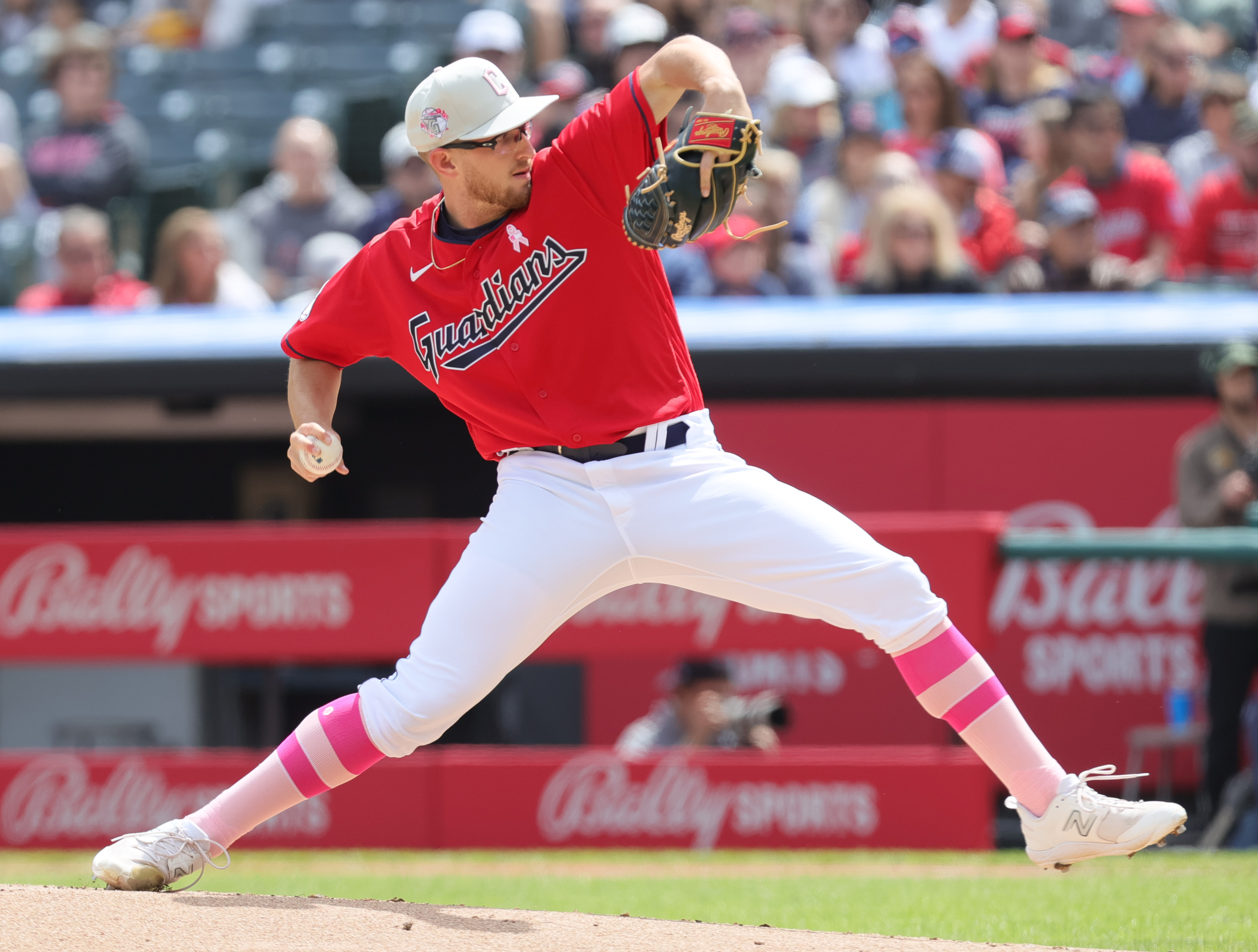 Do you see some Carlos Santana in Guardians' Josh Bell? Hey, Hoynsie 