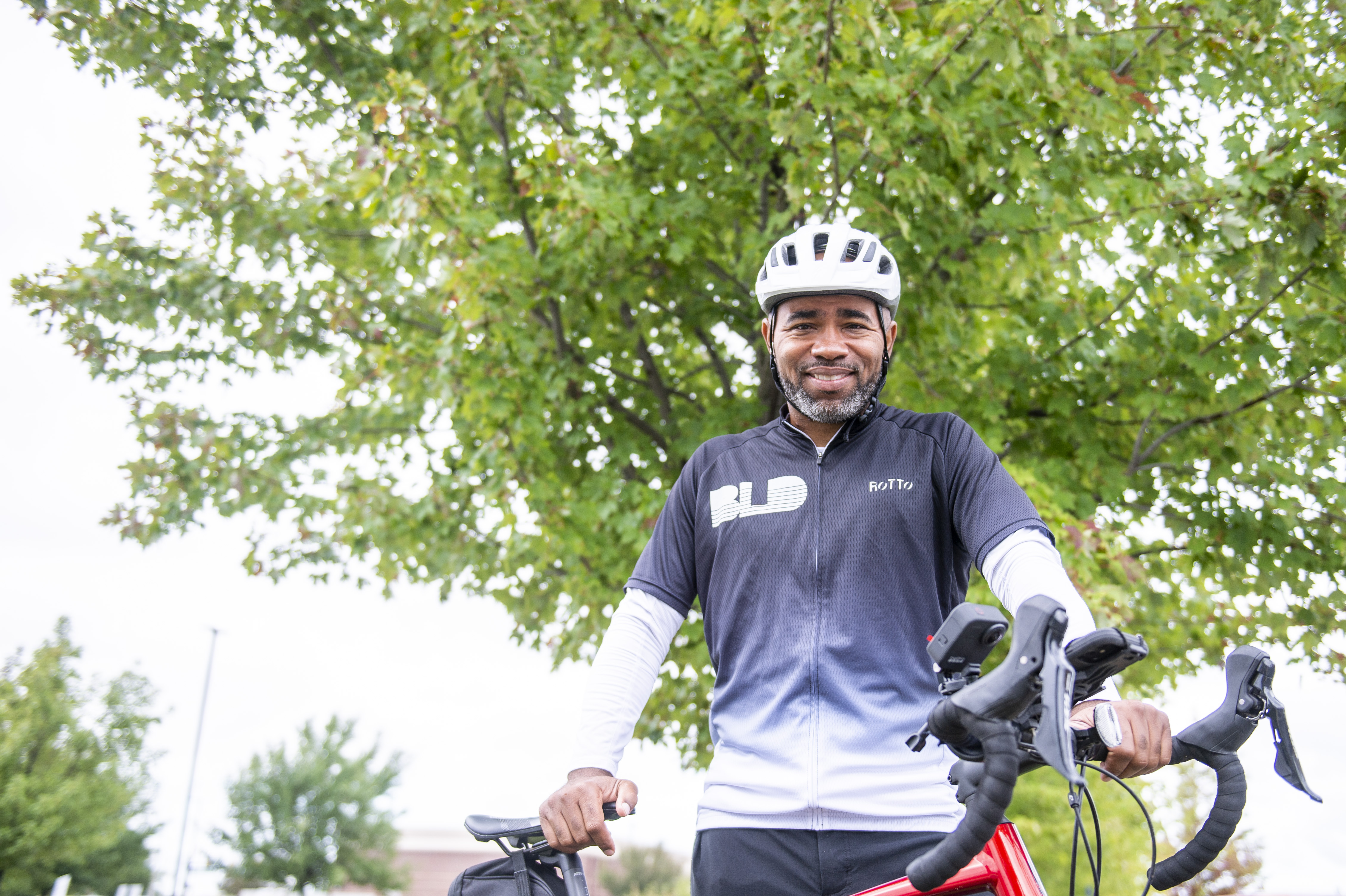 Dwan Dandridge bikes from Detroit to Mackinaw City to raise awareness ...