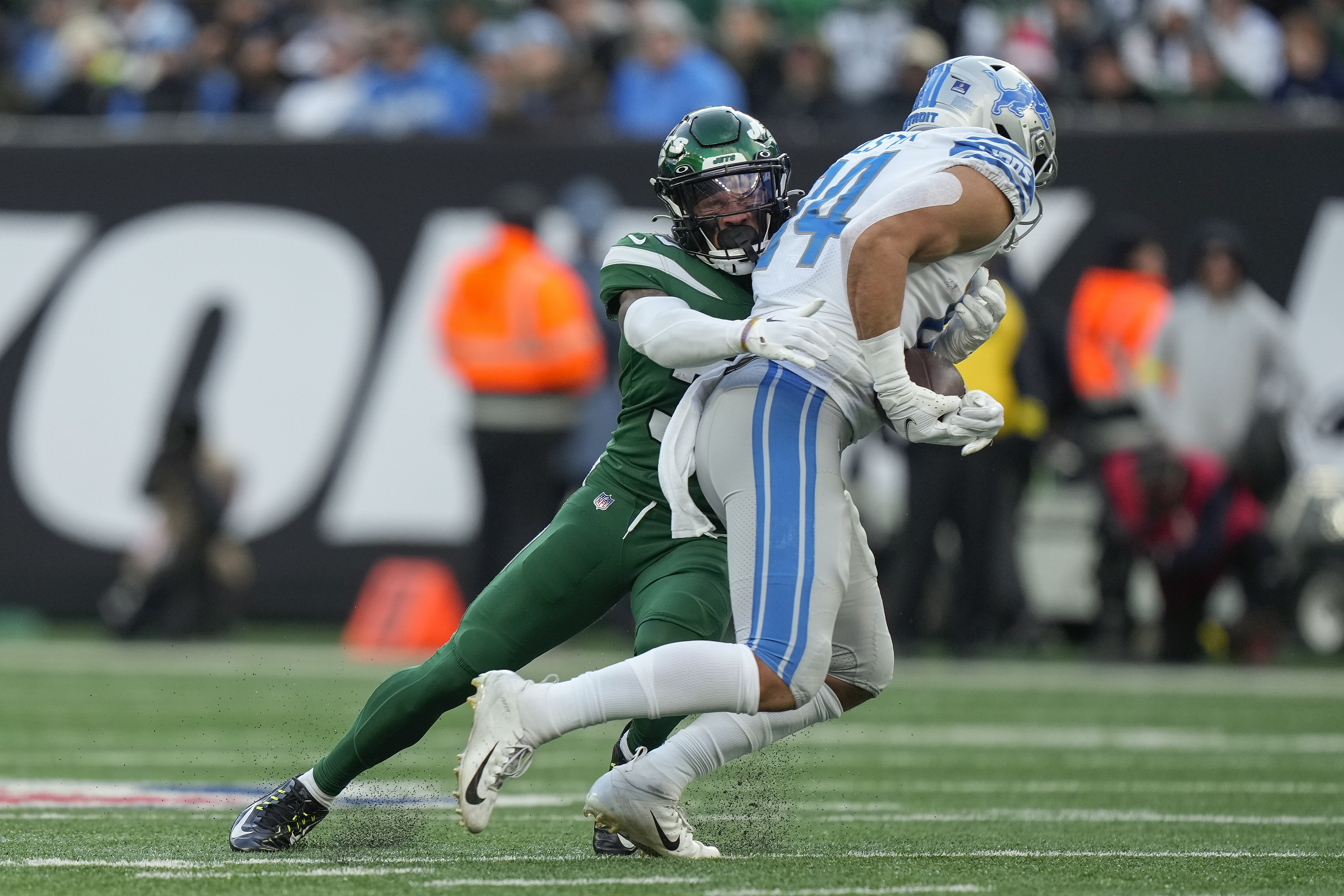 East Rutherford, NJ. 18/12/2022, Detroit Lions wide receiver Amon-Ra St.  Brown (14) makes a catch during a NFL game against the New York Jets on  Sunday, Dec. 18, 2022 in East Rutherford