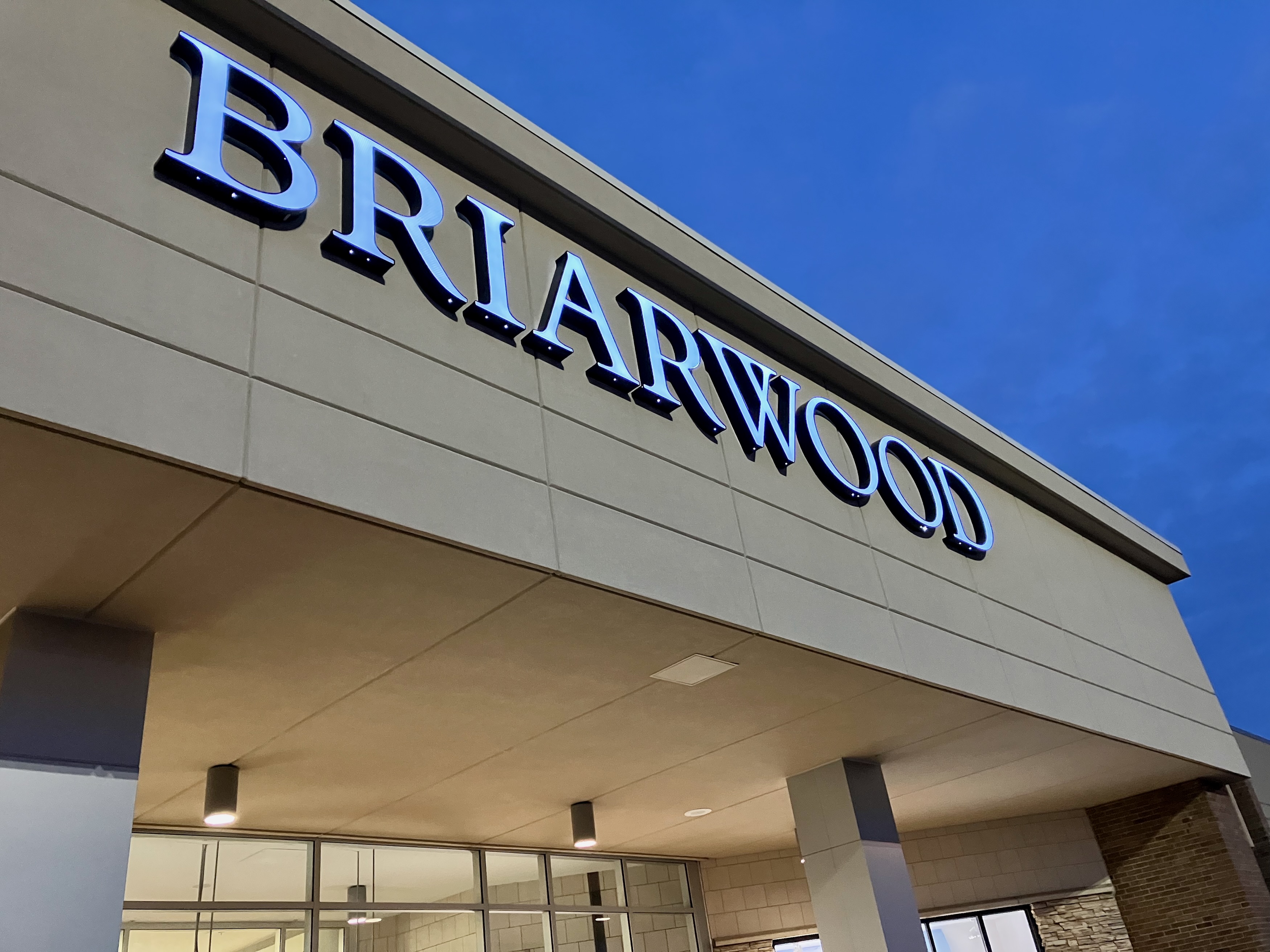 Shopping, movie premieres and Santa: Briarwood Mall celebrates