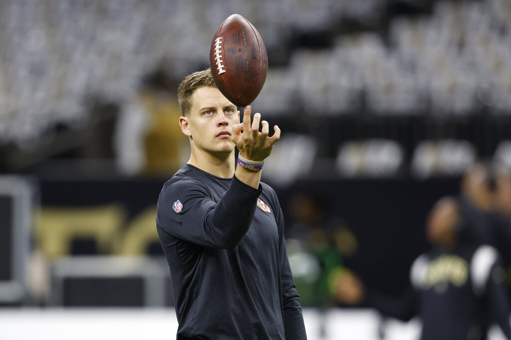 Why Joe Burrow wore a Brandon Allen No. 8 jersey to a press conference