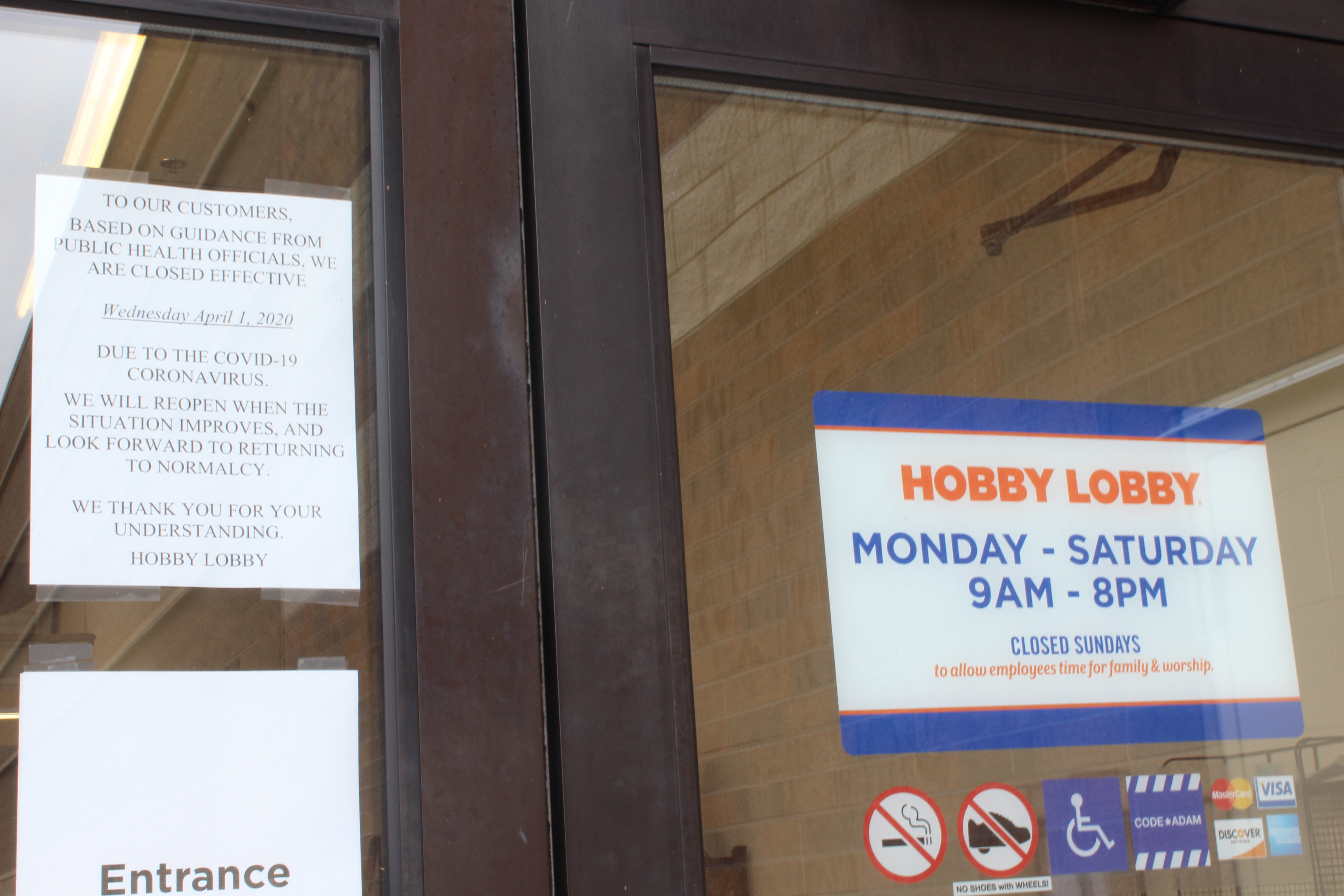 Hobby Lobby closes its stores after defying coronavirus stay-at-home orders  - ABC News