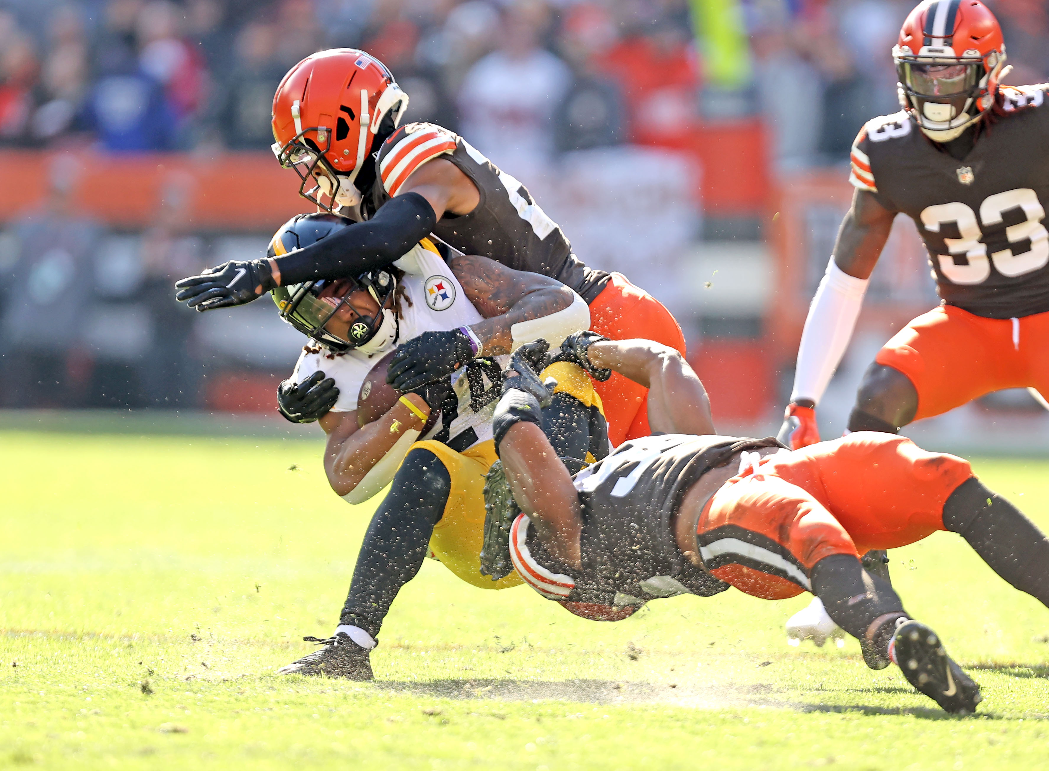 Our favorite photos from Cleveland Browns vs. Pittsburgh Steelers game:  Joshua Gunter and John Kuntz 