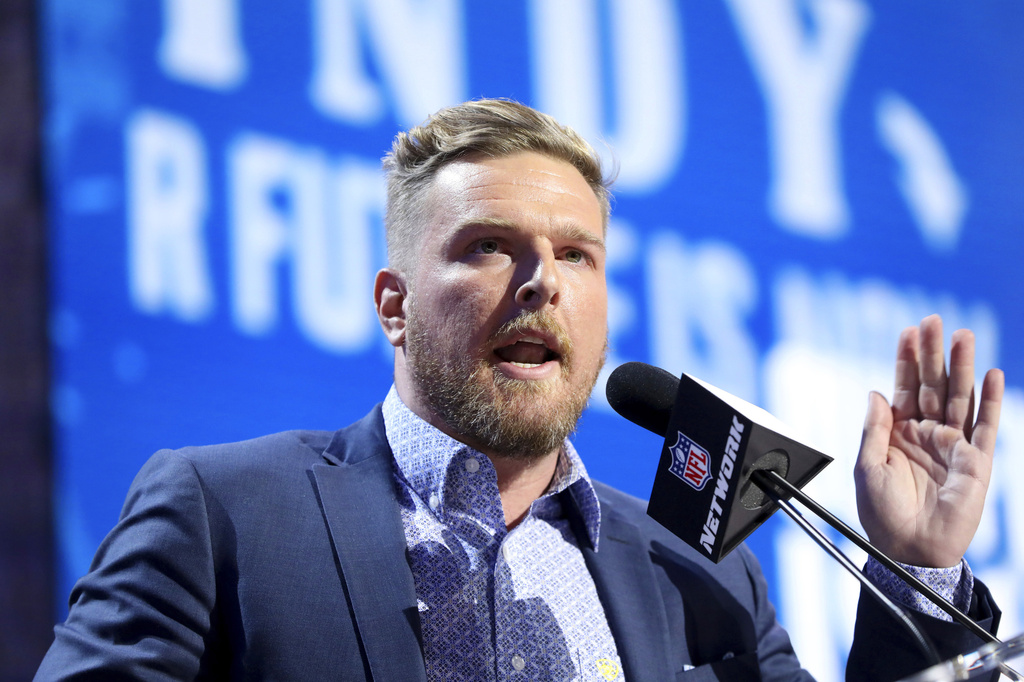 Pat McAfee Reacts To Tua Tagovailoa's HUGE Contract 