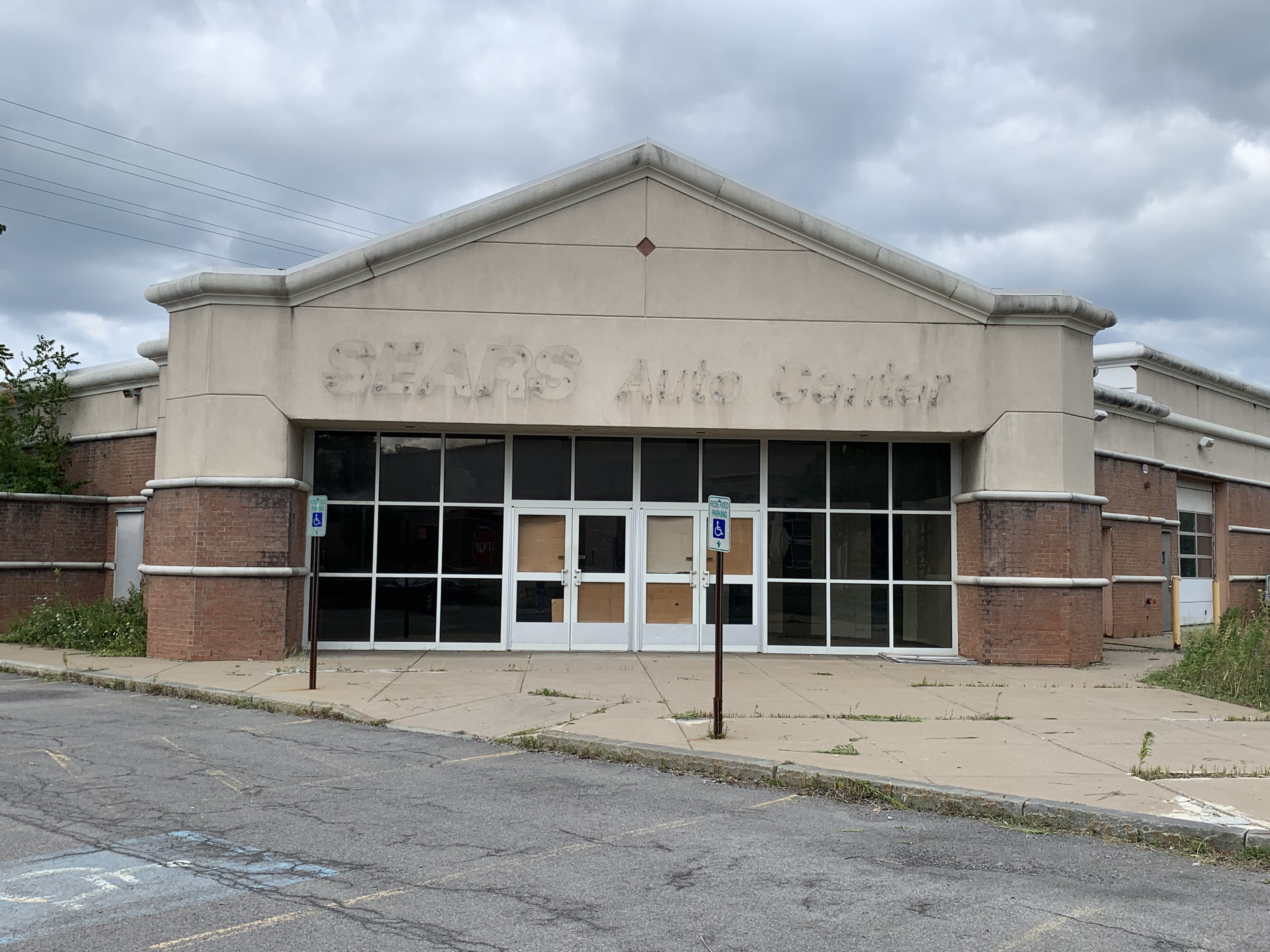 Charter School Buys Former Department Store at Long-Struggling Mall