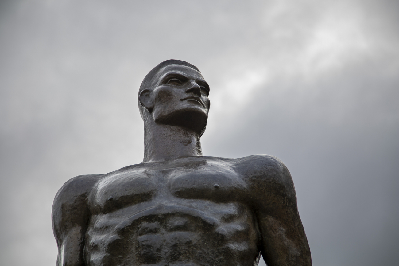 Mountains Of Pizza From Mel Tucker Help Msu Band Members Defend Spartan Statue From Um Rivals Mlive Com