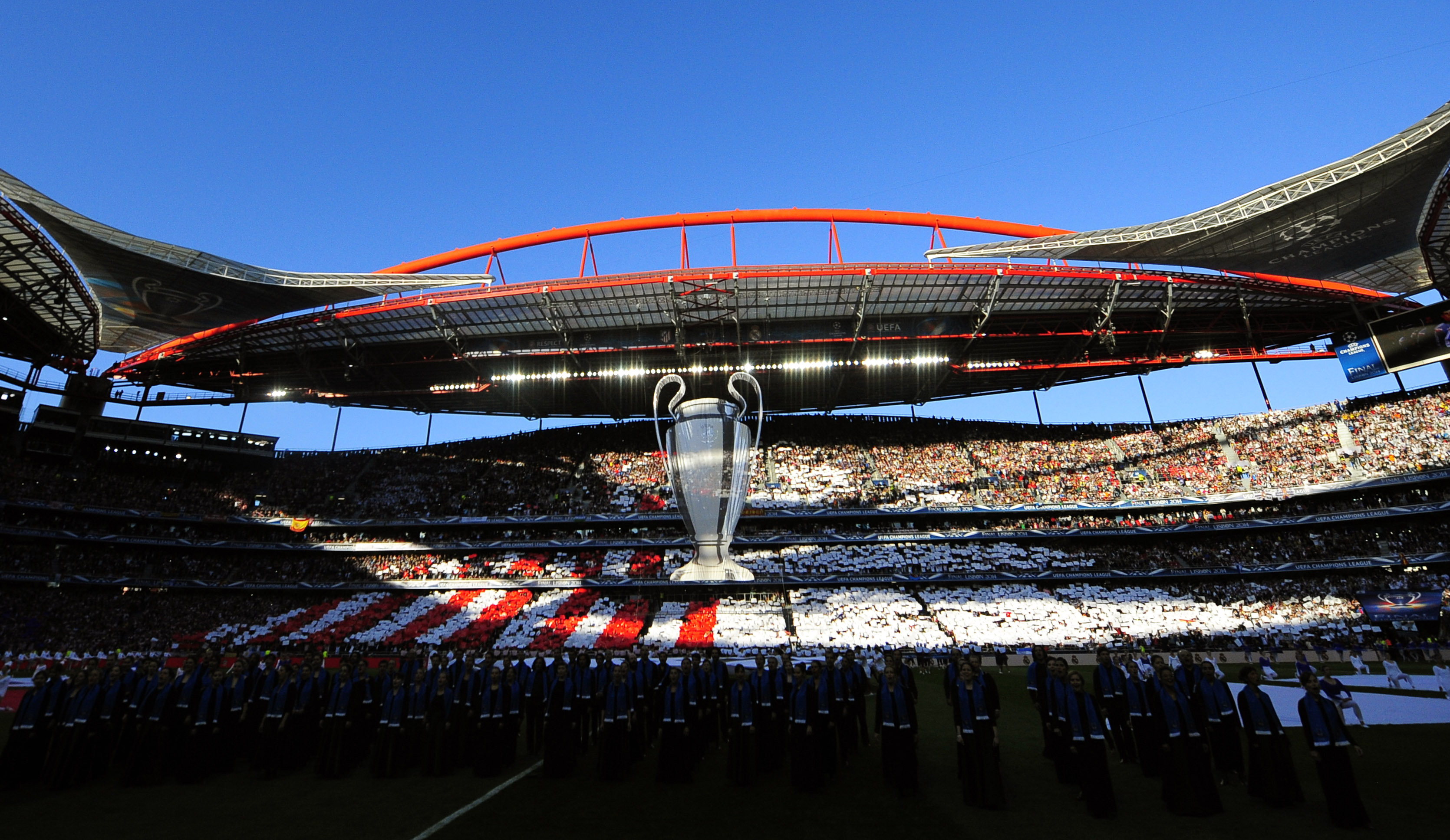 How to watch Bayern Munich-PSG Champions League final on CBS and Univision