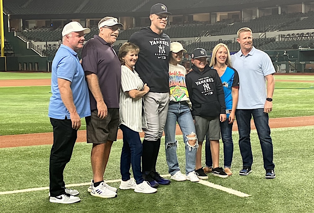 Cowboys' Micah Parsons meets Yankees' Aaron Judge, gets ticket signed after  witnessing record-breaking home run 