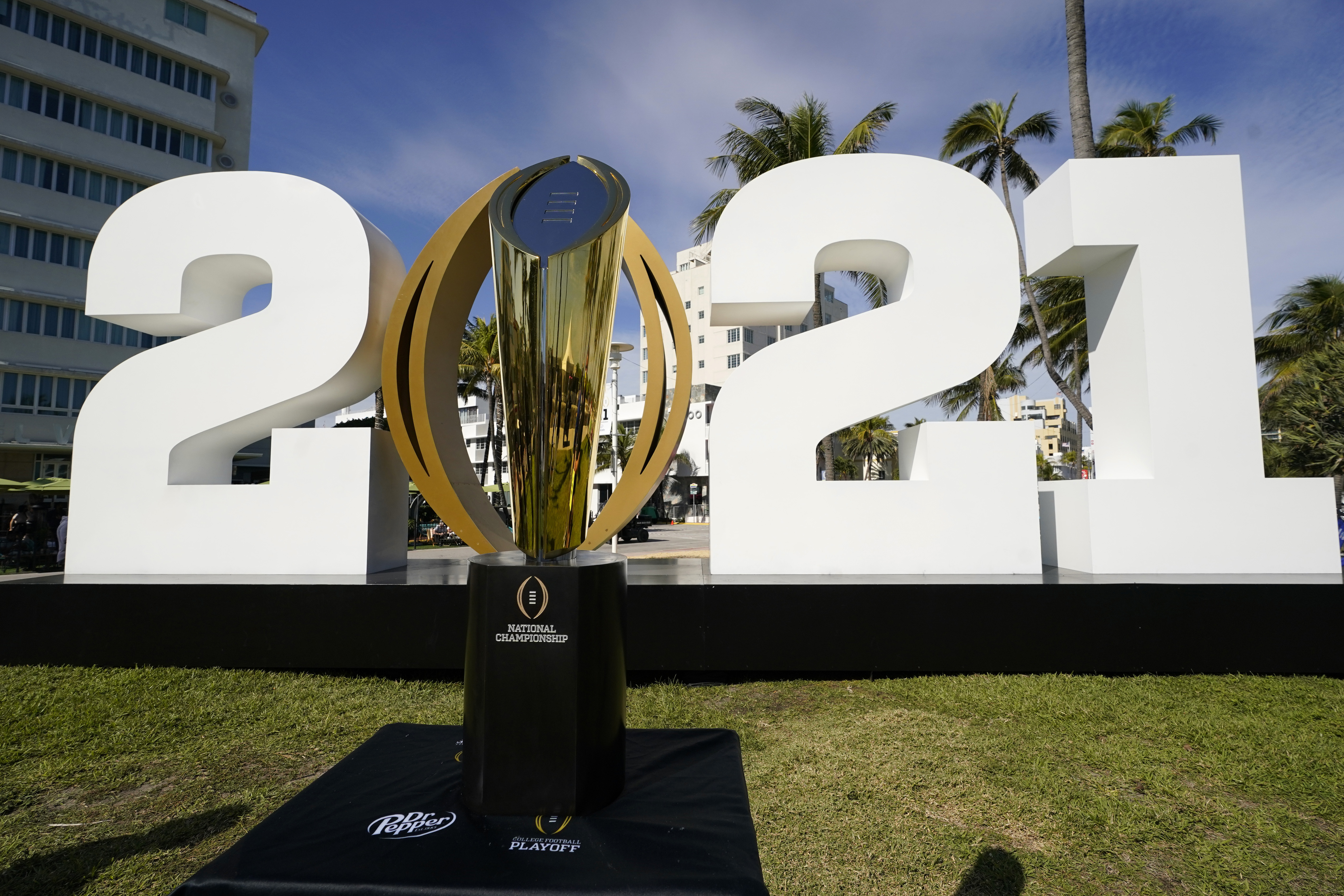 College Football Playoff Committee Announces New COVID-19 Policies for  Peach Bowl - Pittsburgh Sports Now