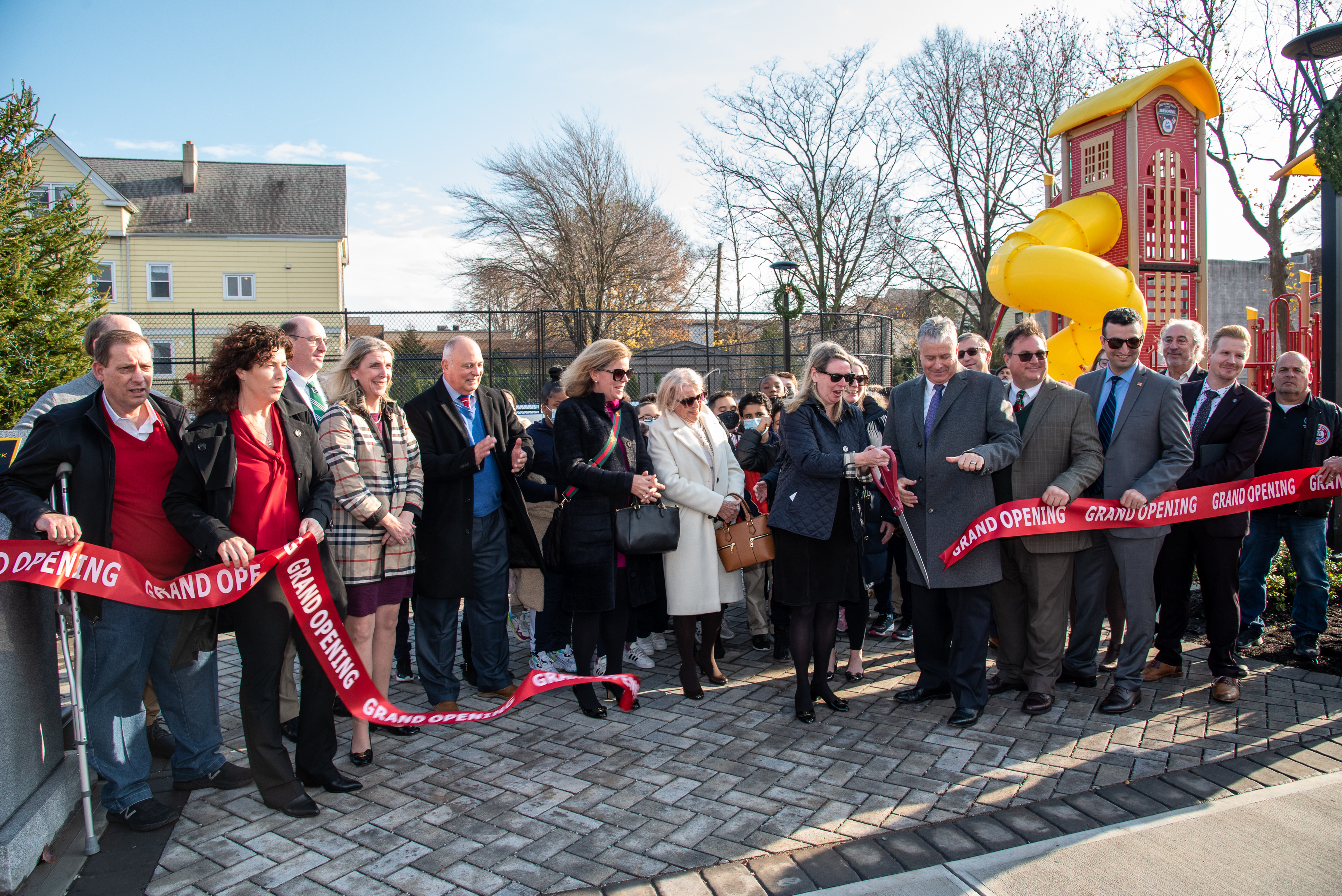 Ribbon cutting ceremony held for BetMGM sportsbook at State Farm