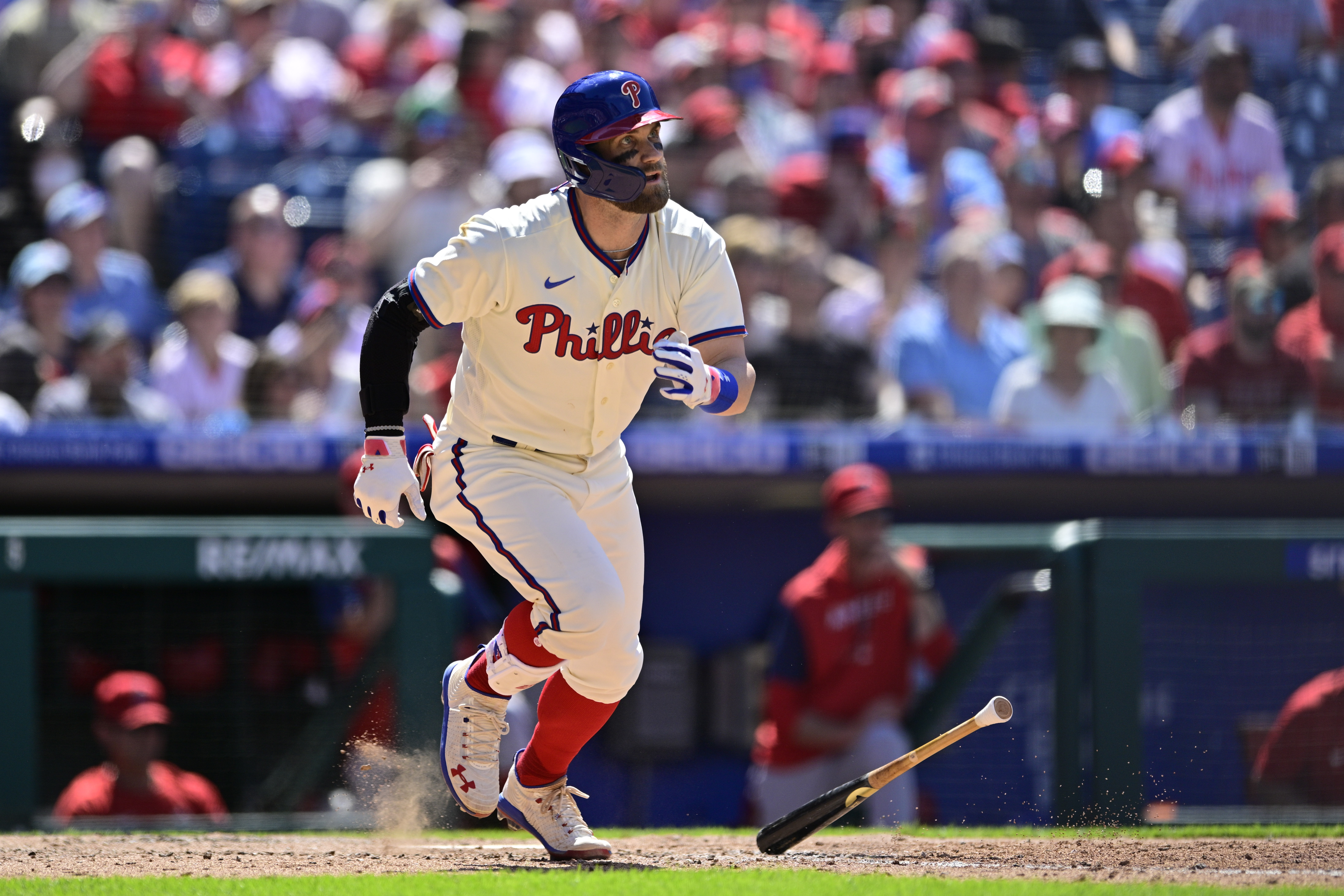 Harper sparks Phillies rally for 9-7 win over Angels