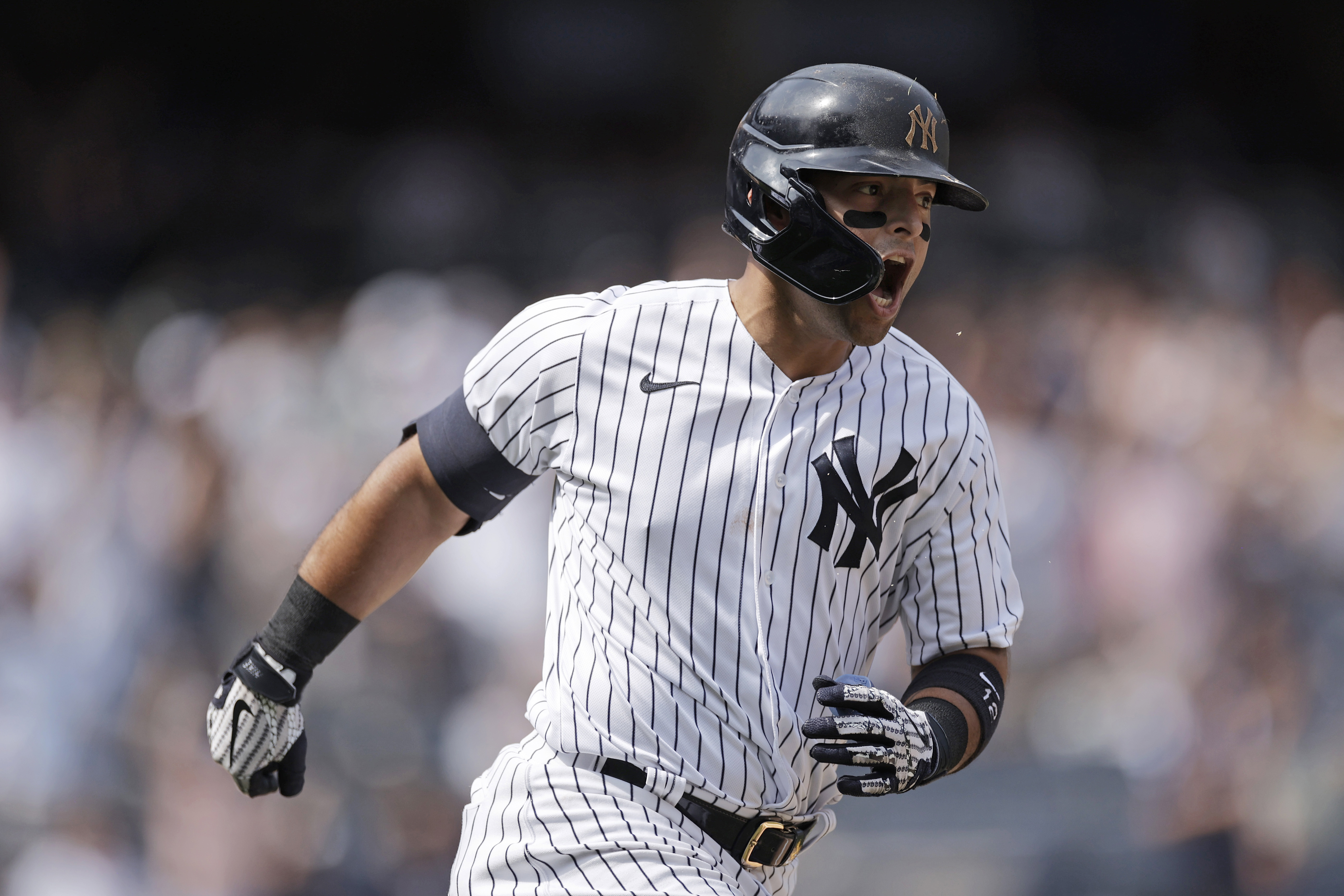 New York Yankees rally back from five runs down to win sixth straight