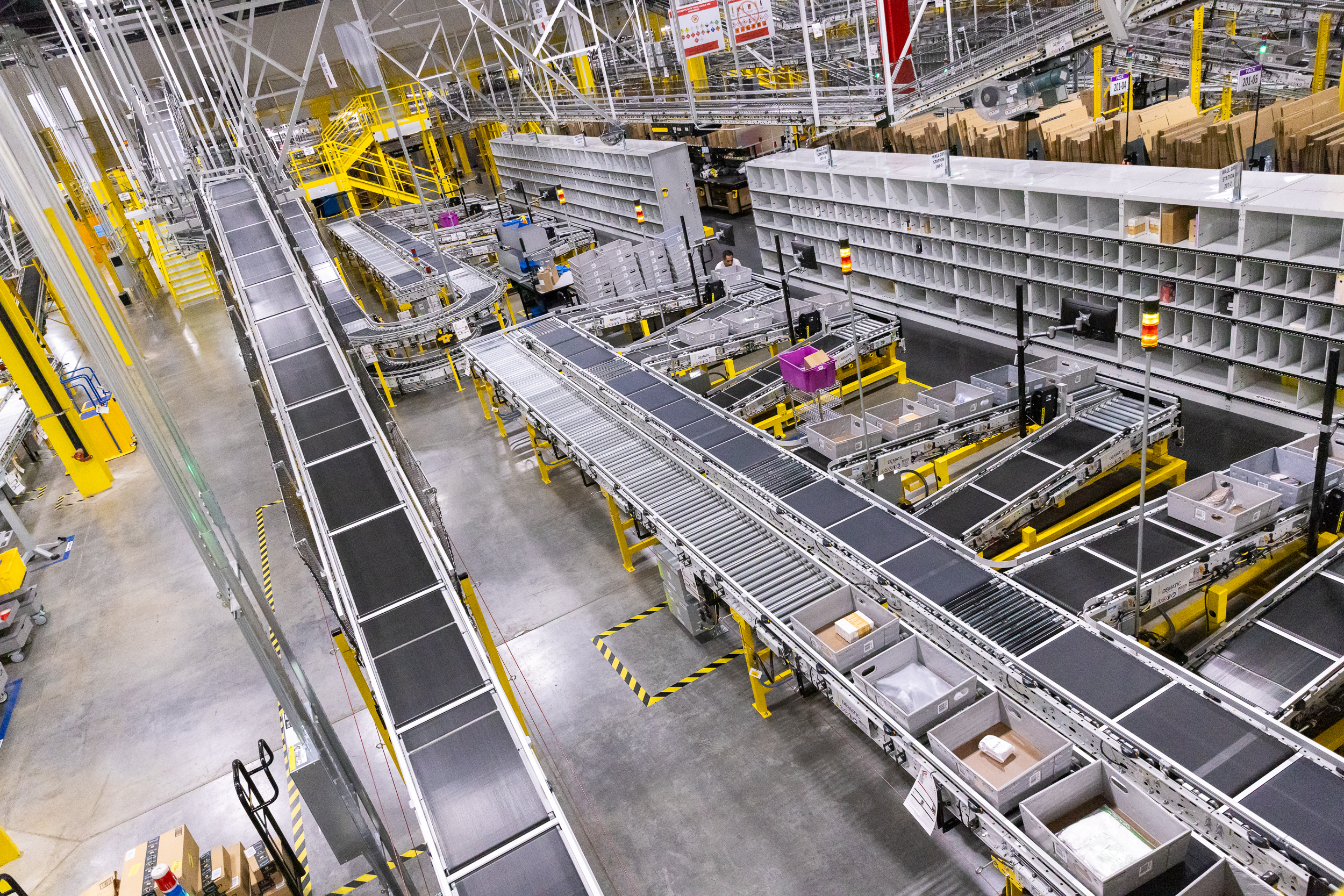 Amazon Fulfillment Center in Woodburn - oregonlive.com