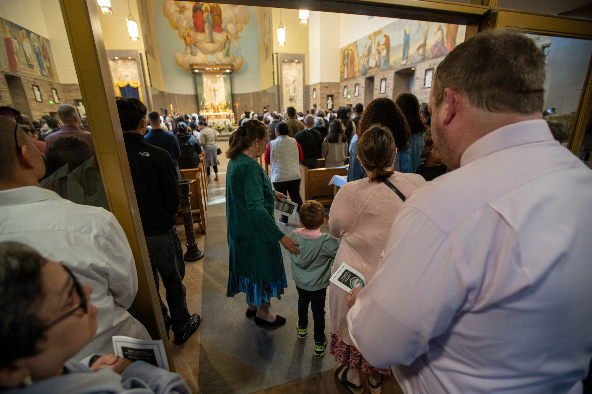 Easter Sunday at the Grotto in Portland 2024 - oregonlive.com