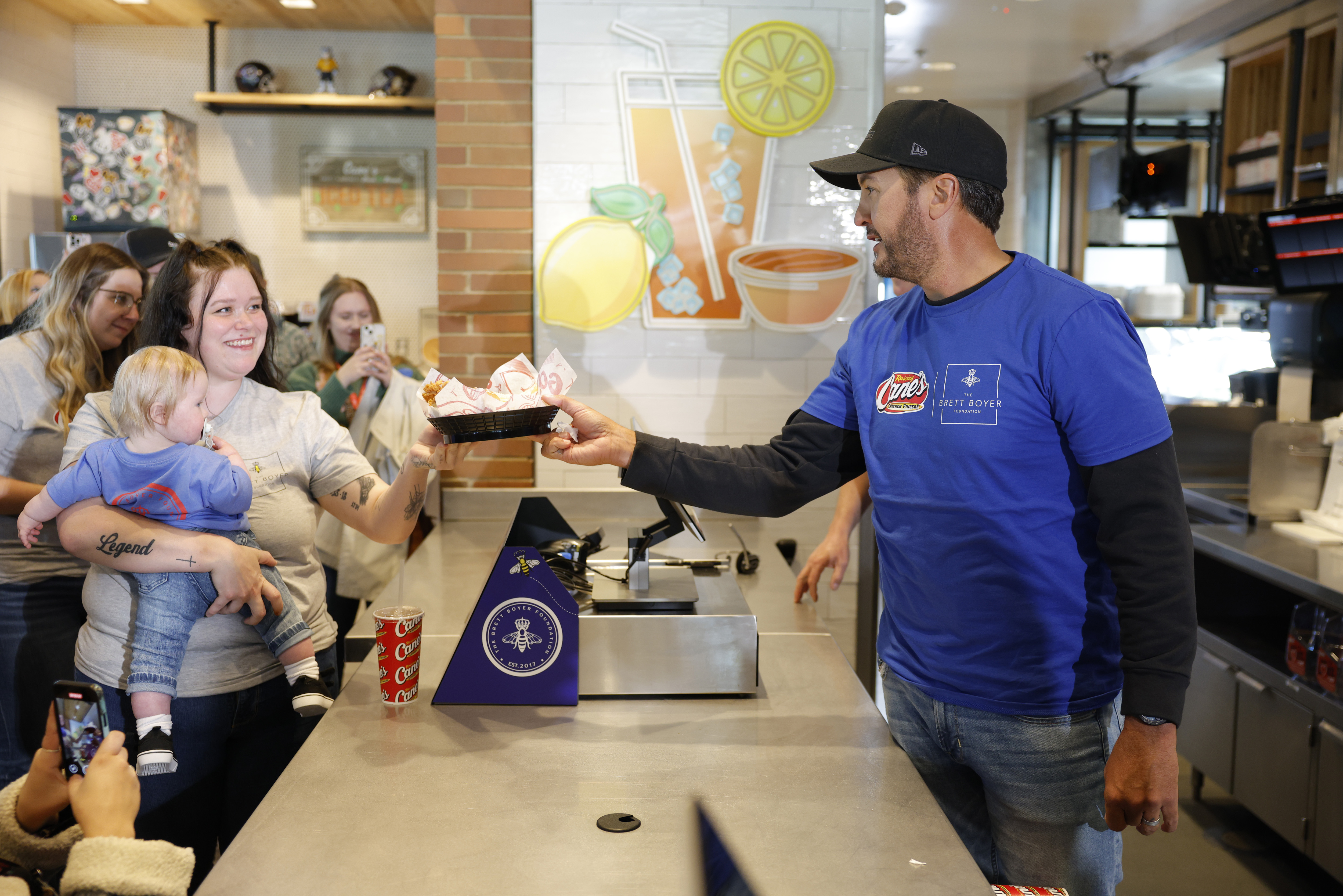 Order up: Country star Luke Bryan picks up shift at Nashville Raising Cane's  - masslive.com