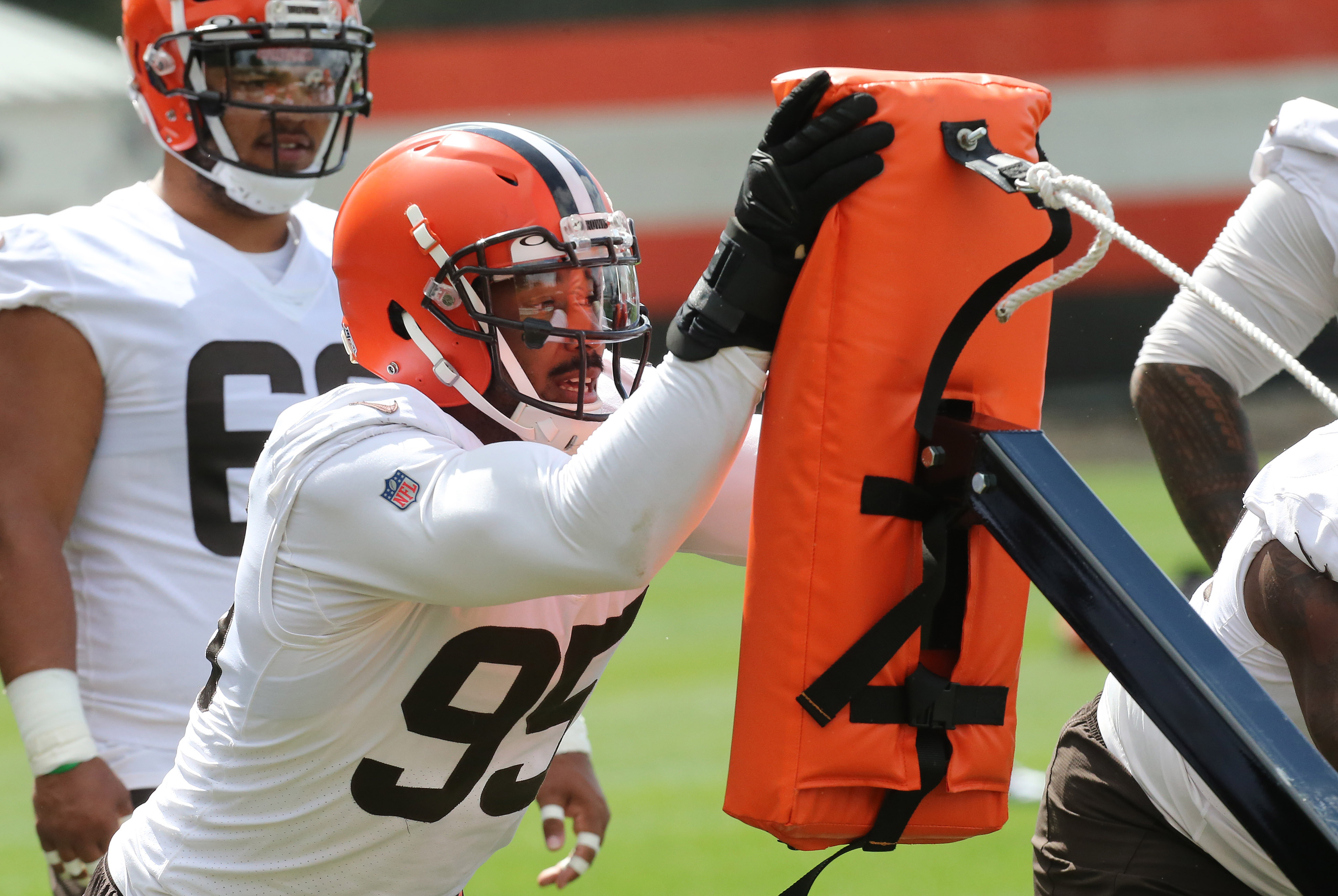 CLEVELAND, OH - AUGUST 29: Cleveland Browns linebacker Willie