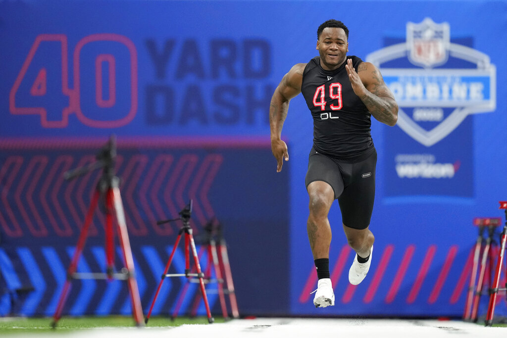 Defensive lineman Sam Williams runs official 4.46-second 40-yard dash at  2022 combine