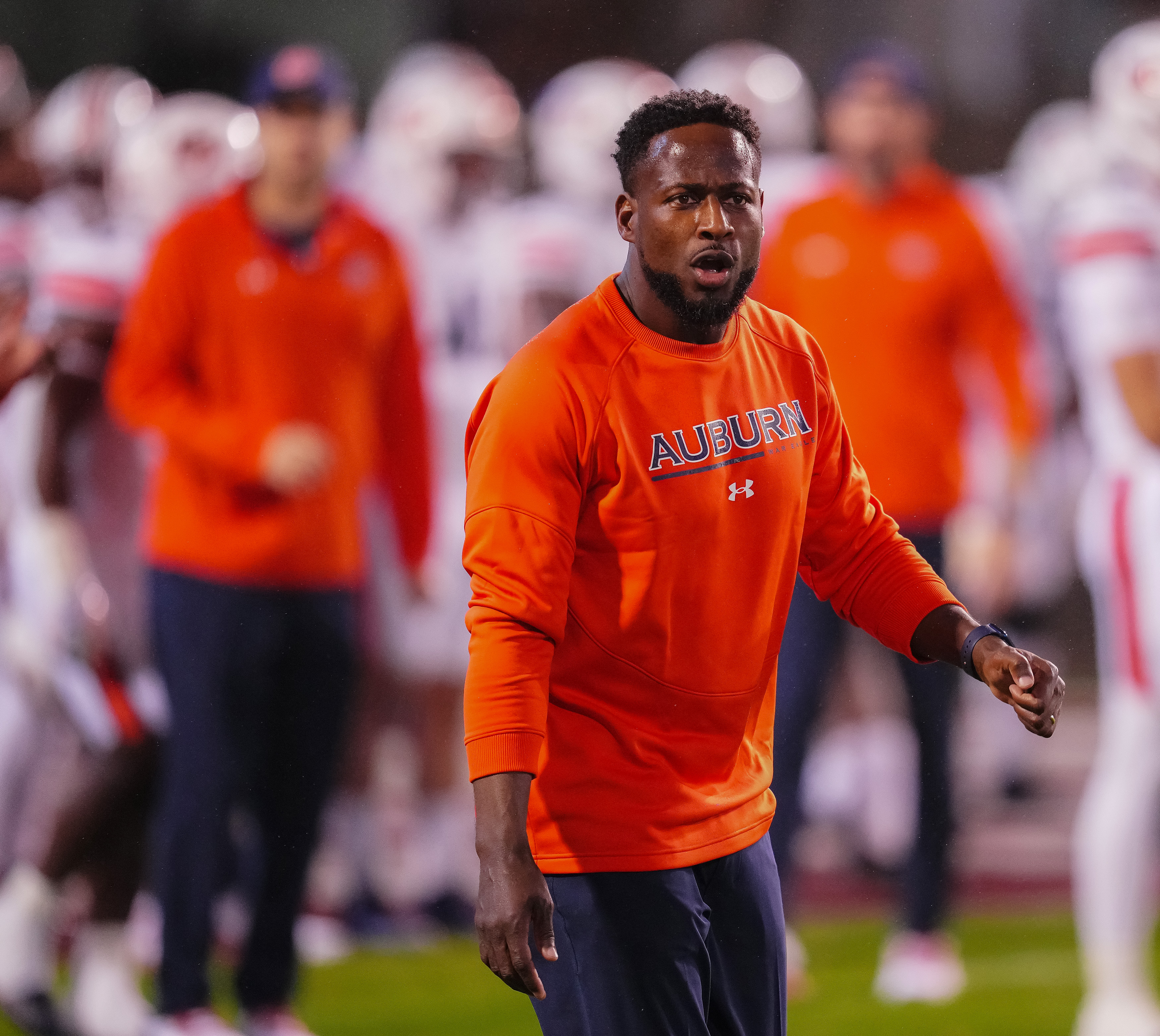 Auburn head coach Carnell Williams gives halftime thoughts of first home  game - On3