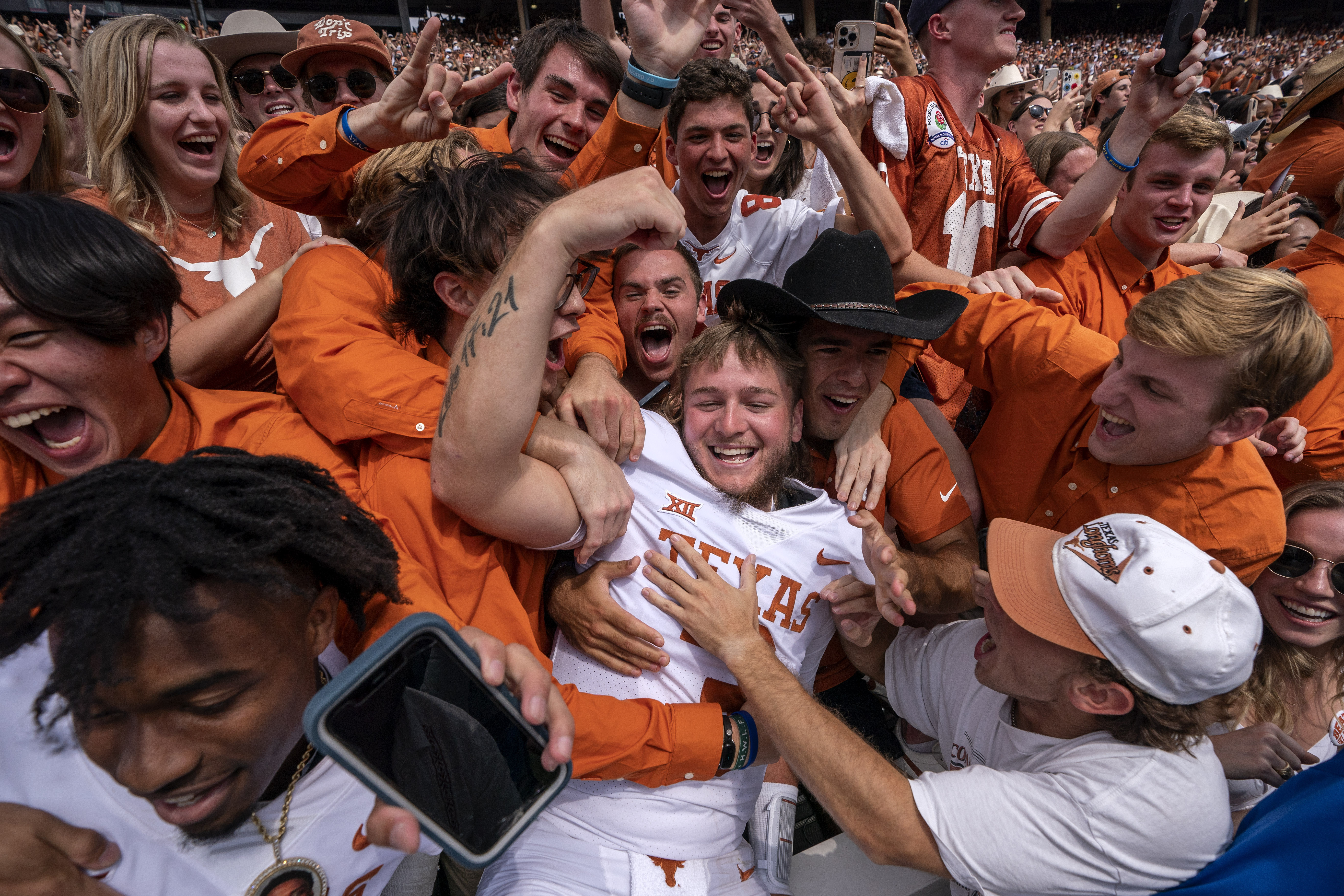 Wyoming vs Texas Odds, Picks, Prediction: How to Bet Big Spread