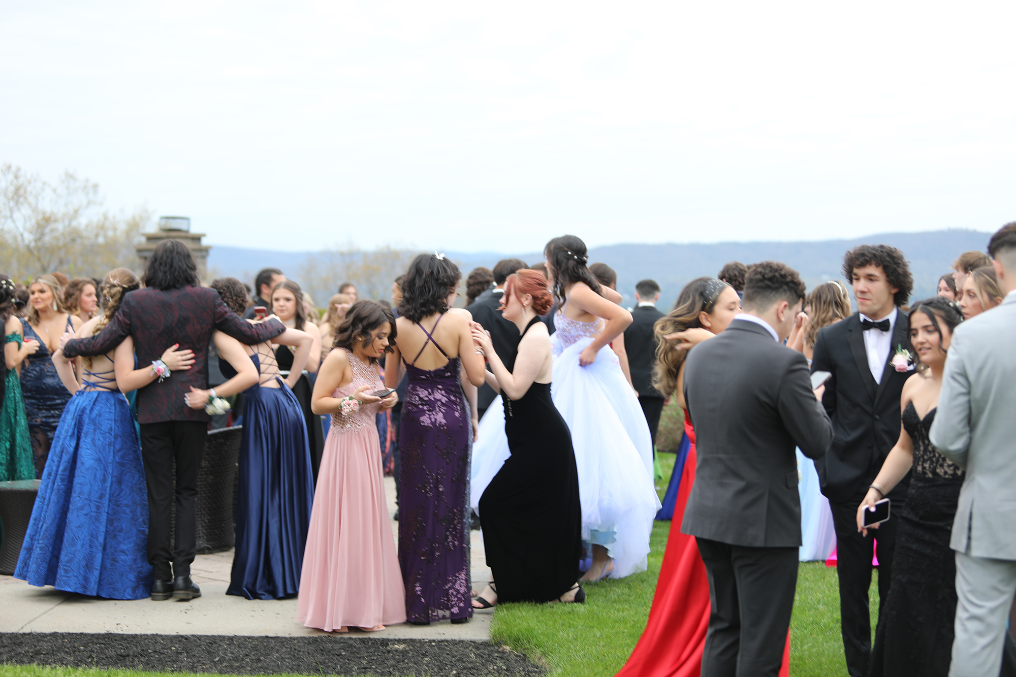 2022 prom photos Ludlow High School prom at Log Cabin