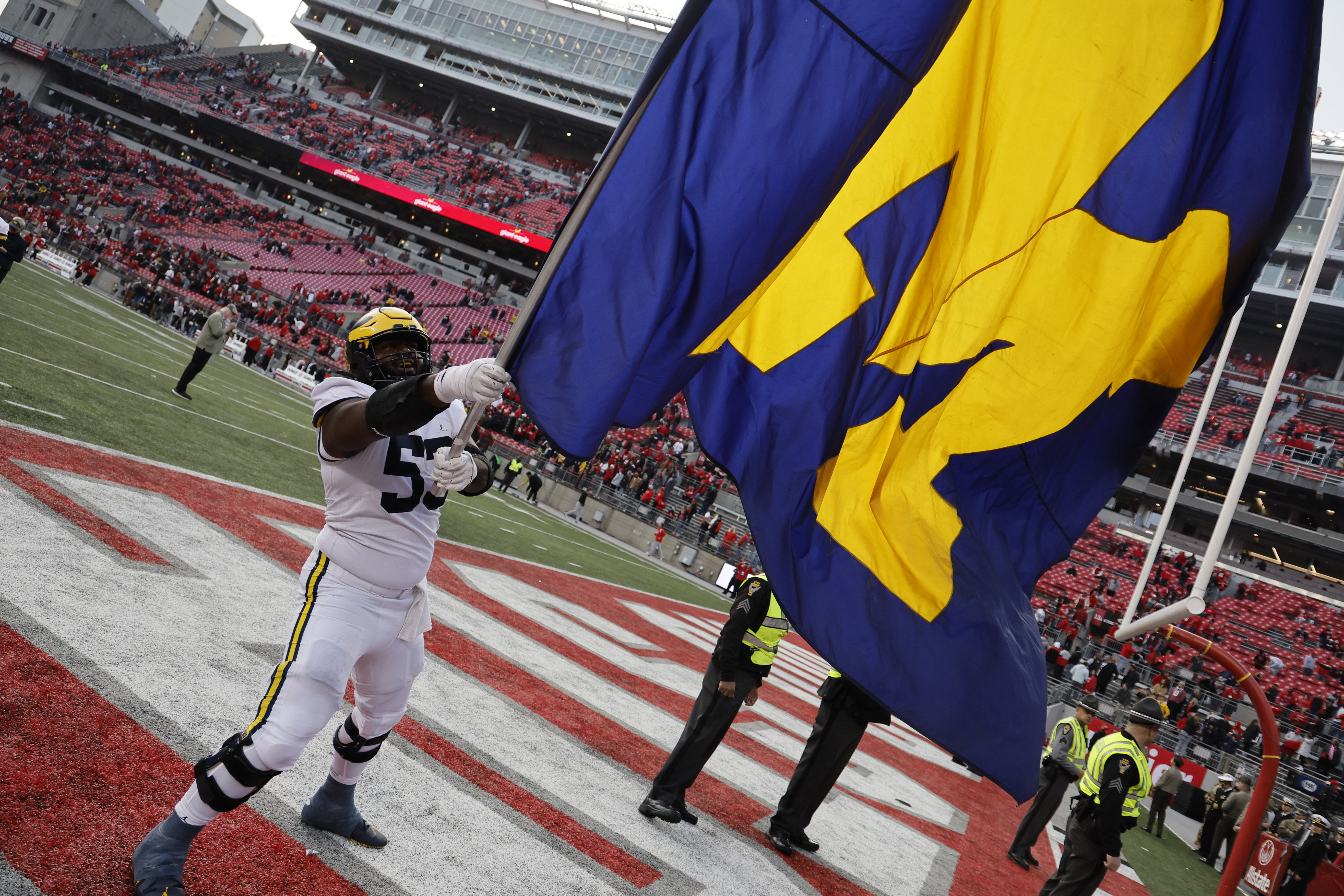 Portsmouth gives new meaning to trash talk in Ohio State/Michigan