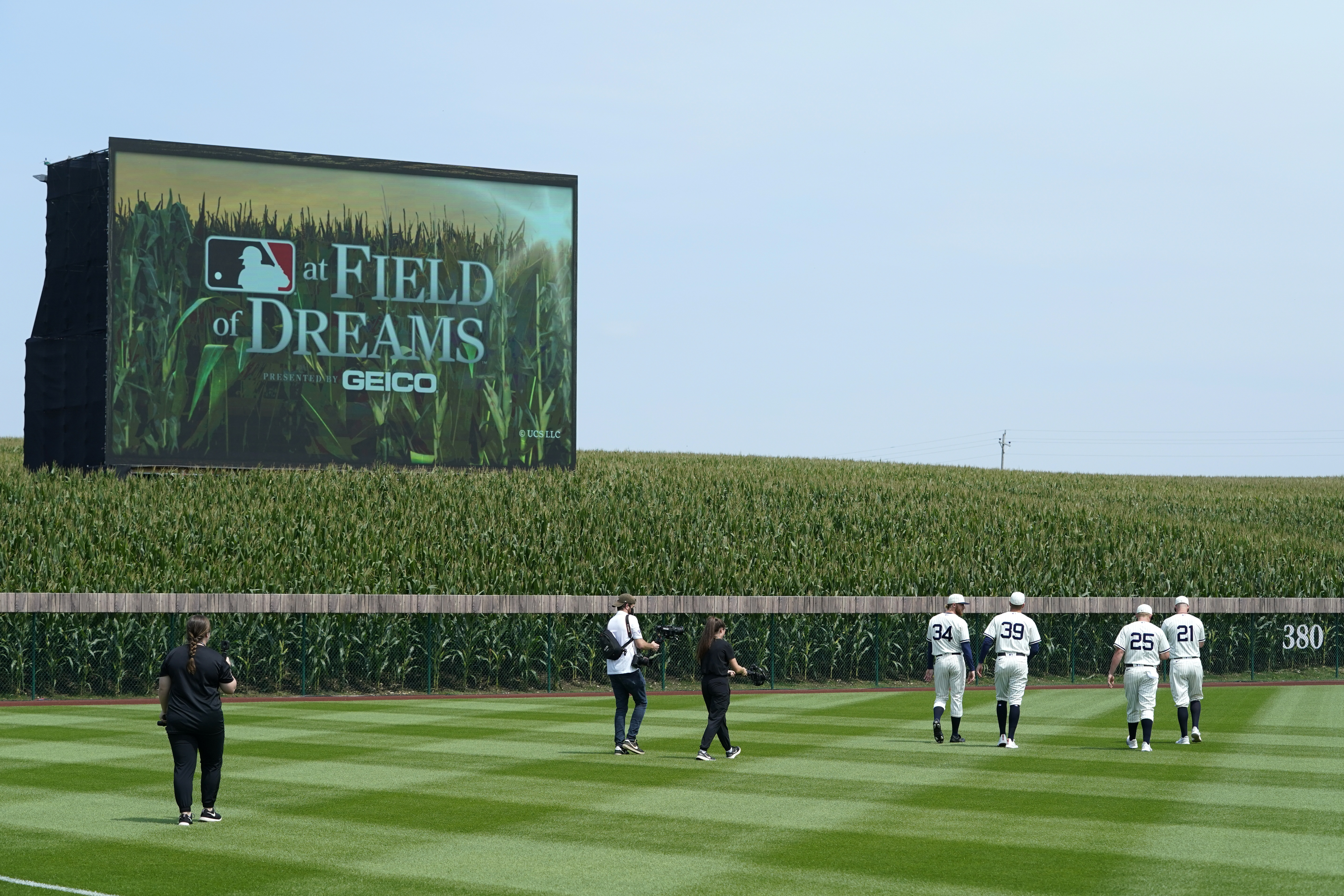 Chicago Cubs vs. Cincinnati Reds Nike 2022 Field of Dreams