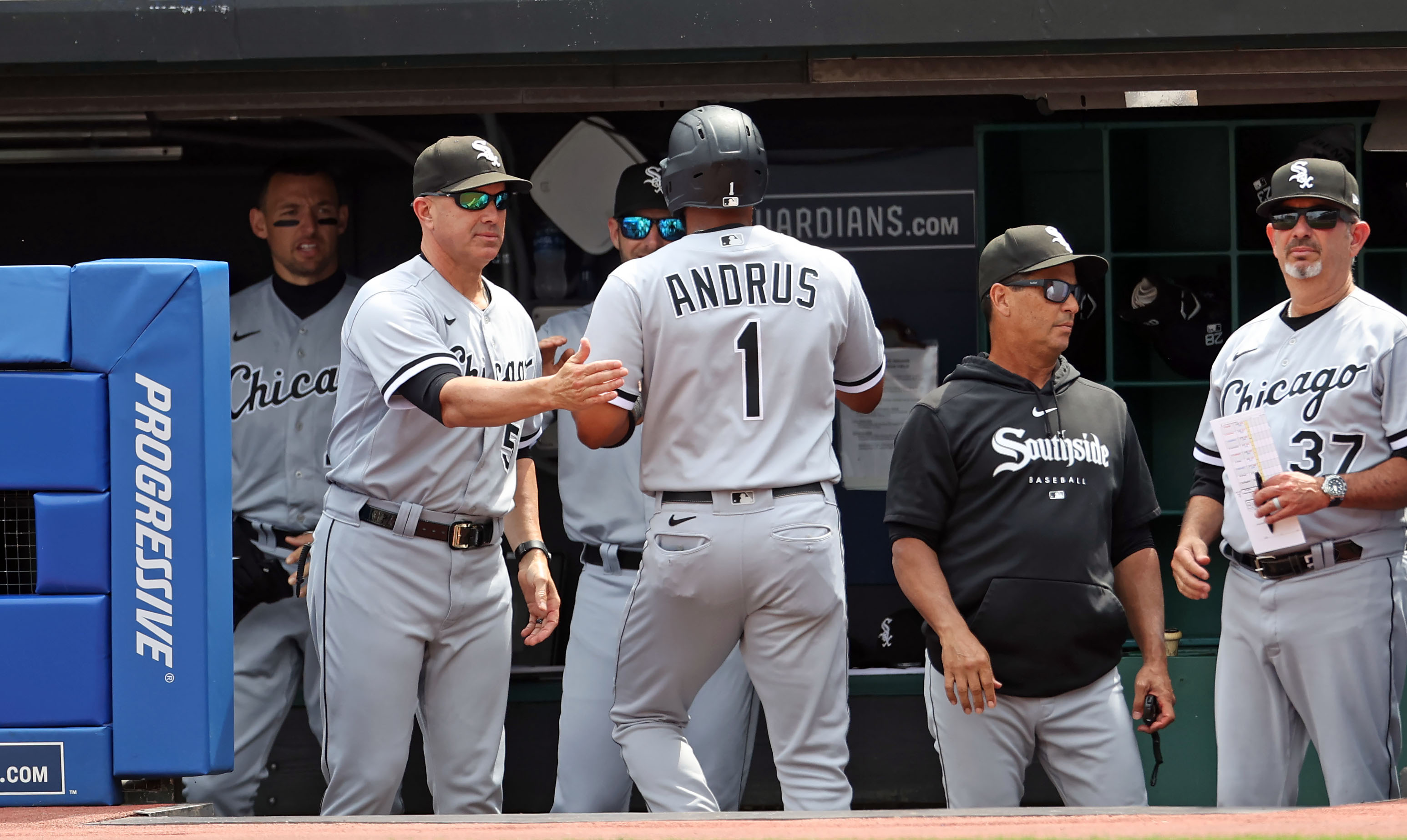 Chicago White Sox shortstop Elvis Andrus throws out Cleveland