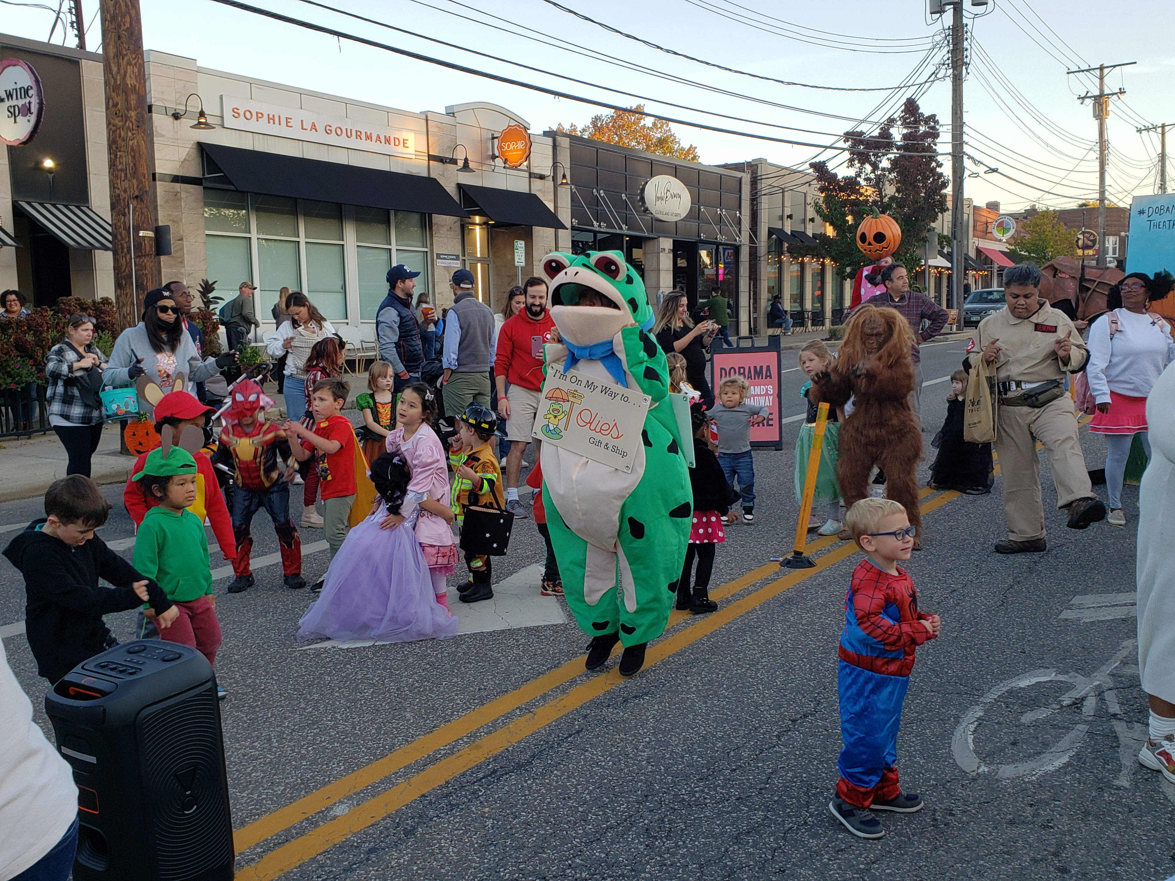 Trick-or-treaters flock to Heights Halloween Festival in Cedar-Lee