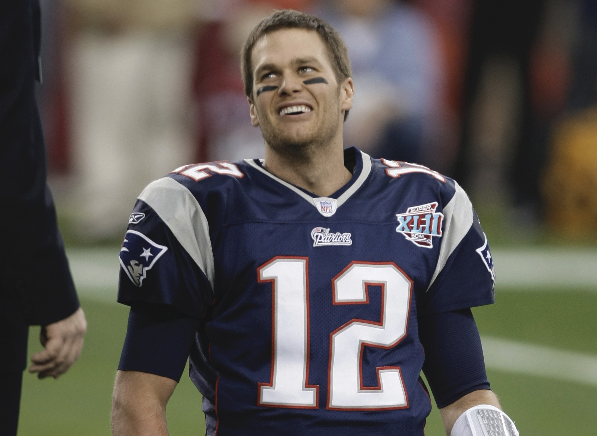 Reporter who proposed to Tom Brady before Giants beat Patriots in Super Bowl  is on the lam for embezzlement 