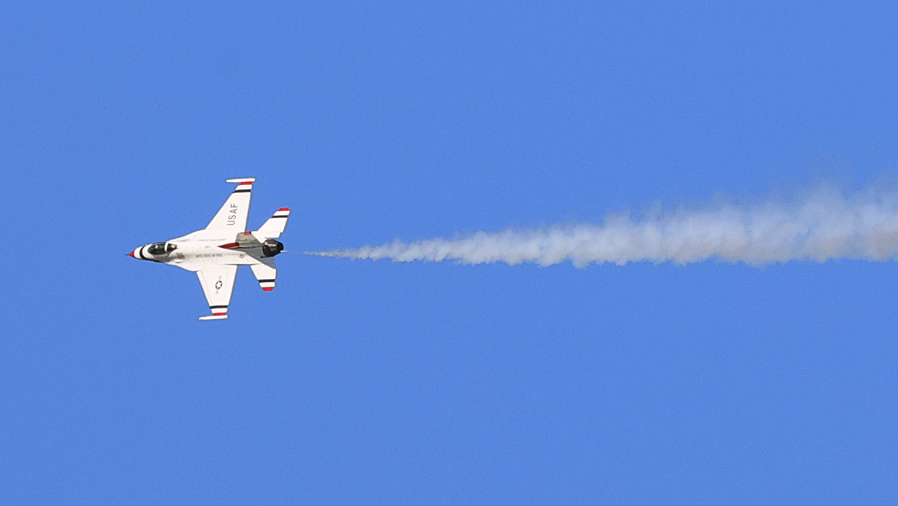 USAF Thunderbirds arrive in Cleveland to participate in the